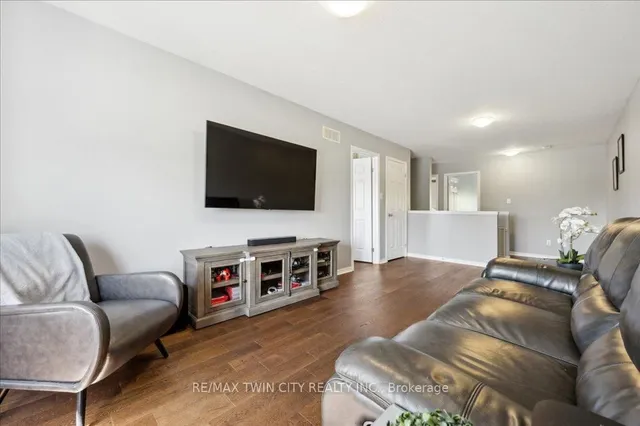 Additional property image - 6 Upper Mercer St Unit F27