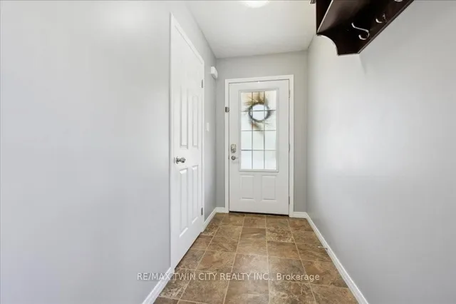 Additional property image - 6 Upper Mercer St Unit F27