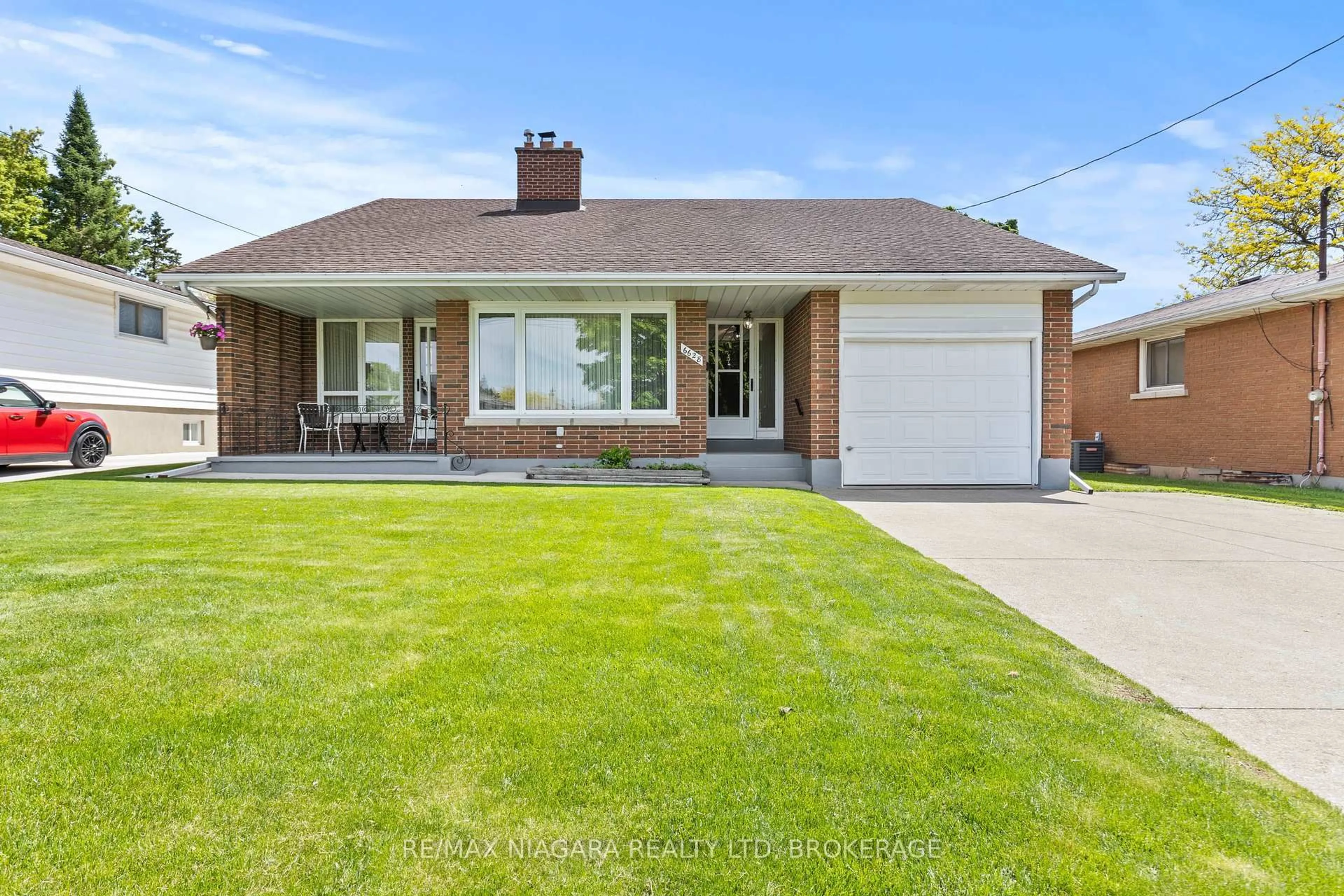 Home with brick exterior material, street for 6628 Argyll Cres, Niagara Falls Ontario L2G 5E7
