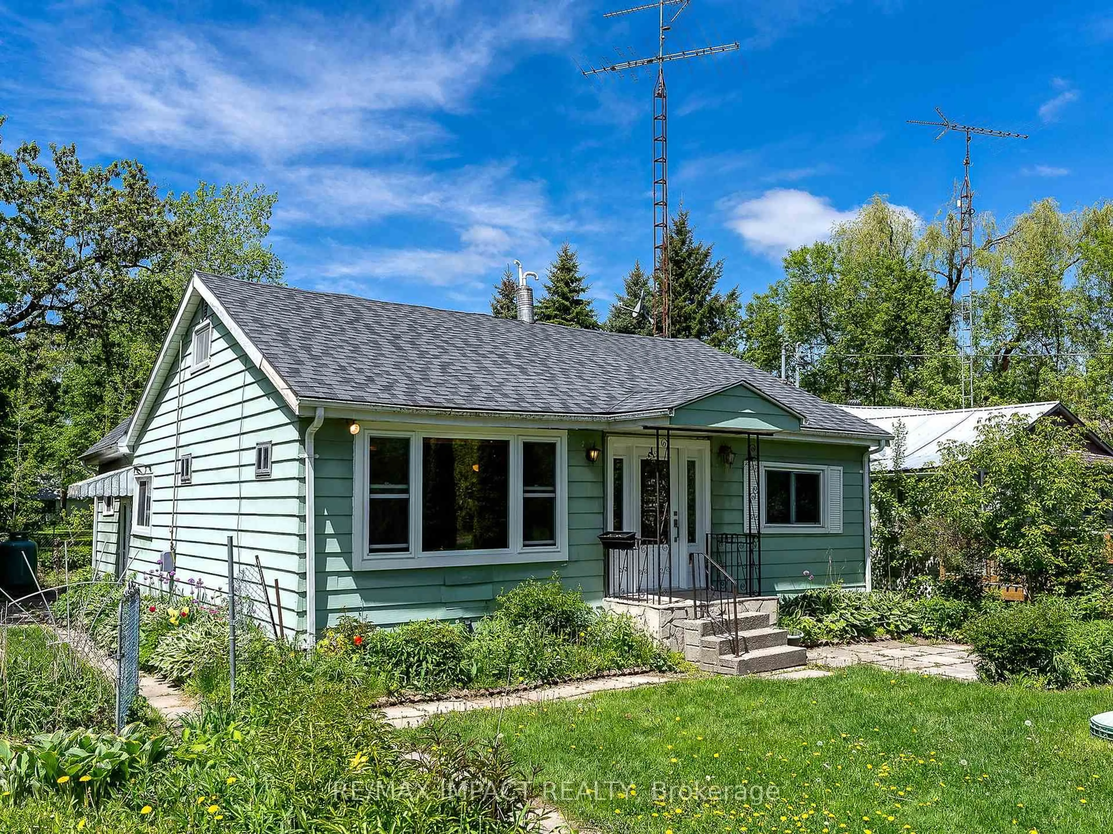 Home with vinyl exterior material, street for 5372 Young St, Hamilton Township Ontario K0K 2H0