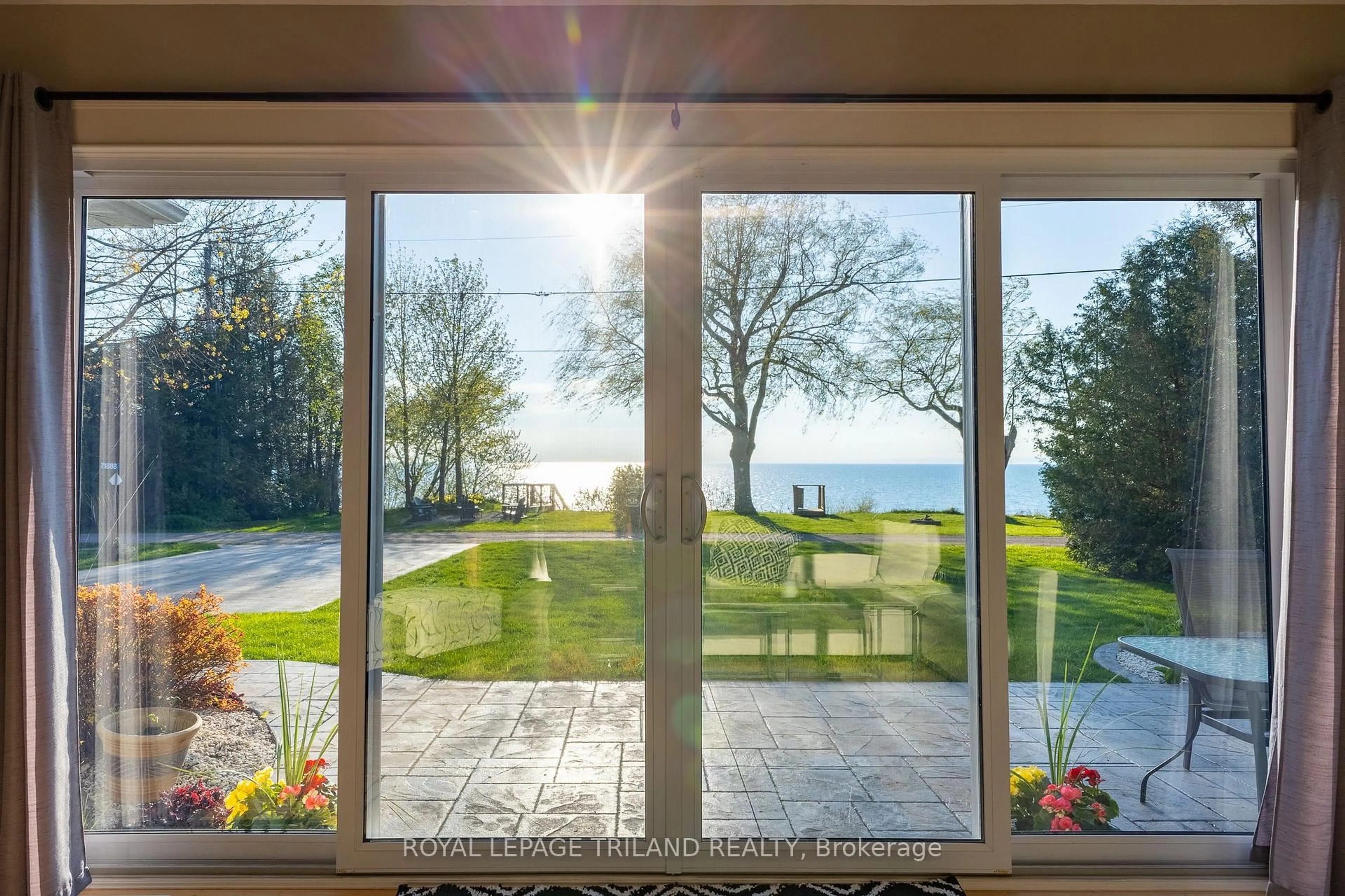 Patio, water/lake/river/ocean view for 71888 Sunview Ave, Bluewater Ontario N0M 1N0