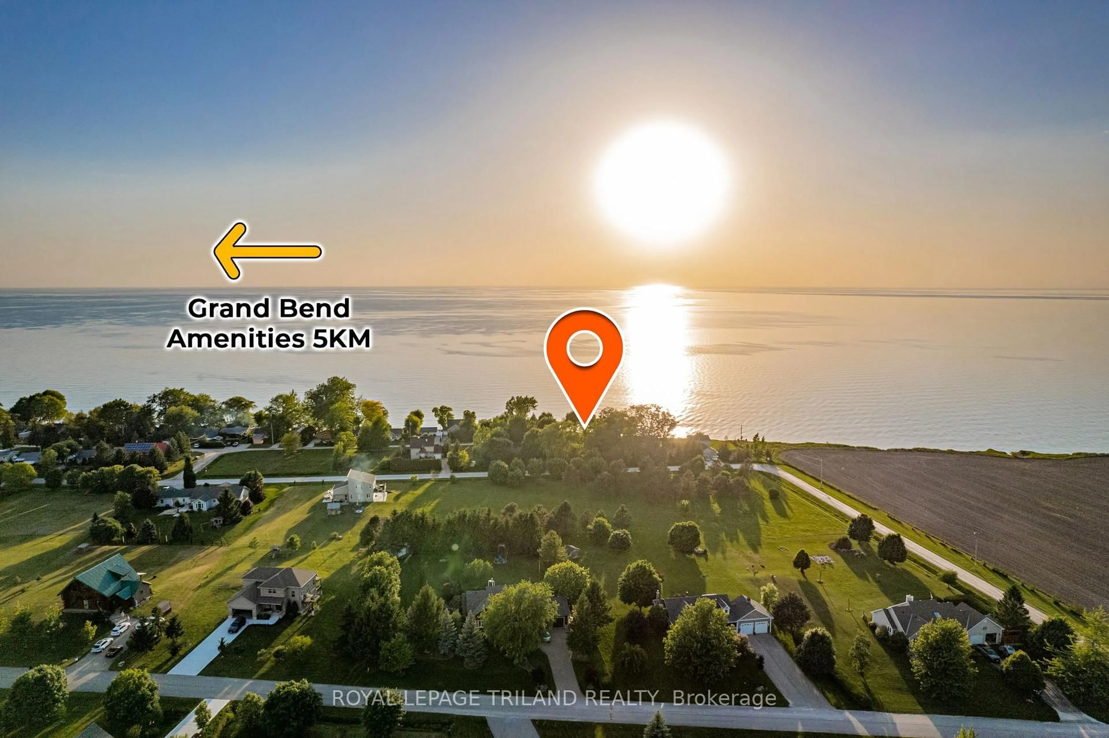 A pic from outside/outdoor area/front of a property/back of a property/a pic from drone, water/lake/river/ocean view for 71888 Sunview Ave, Bluewater Ontario N0M 1N0