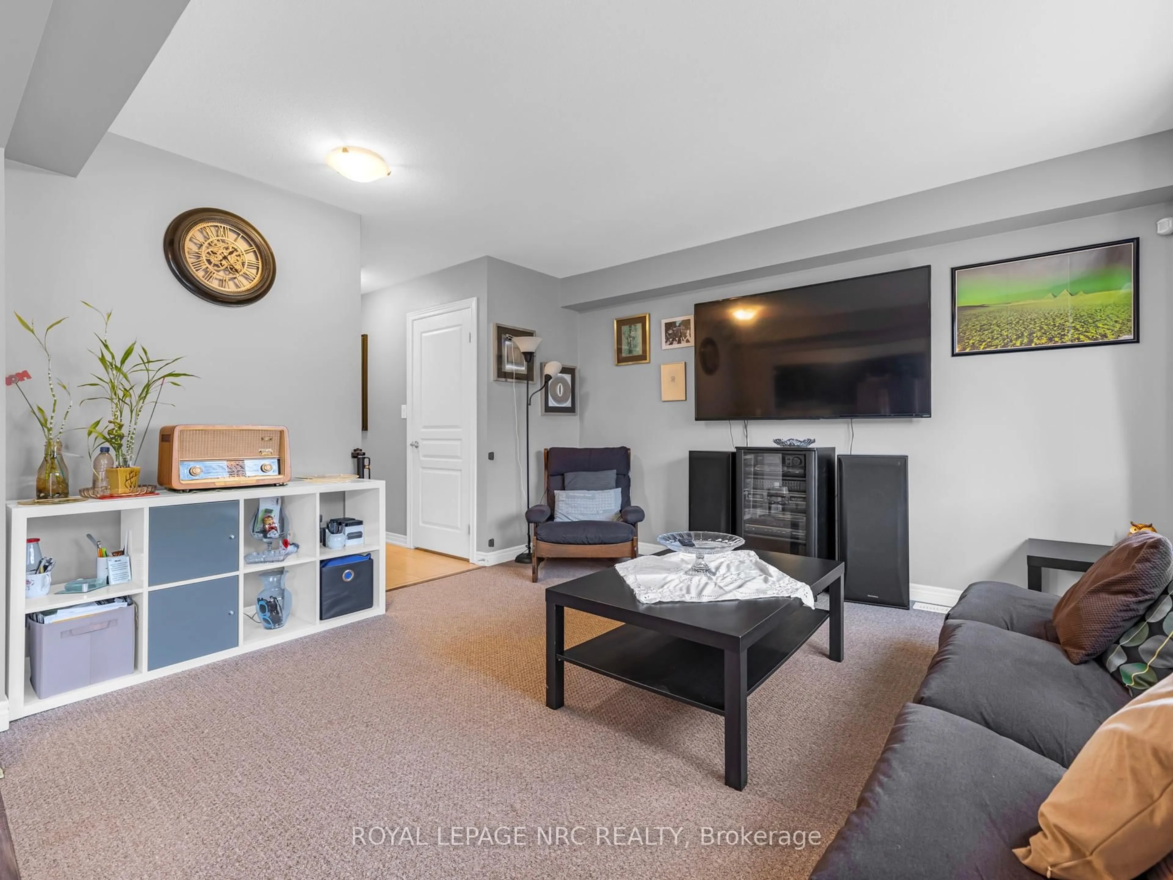 Living room with furniture, unknown for 192 Winterberry Blvd, Thorold Ontario L2V 0C2