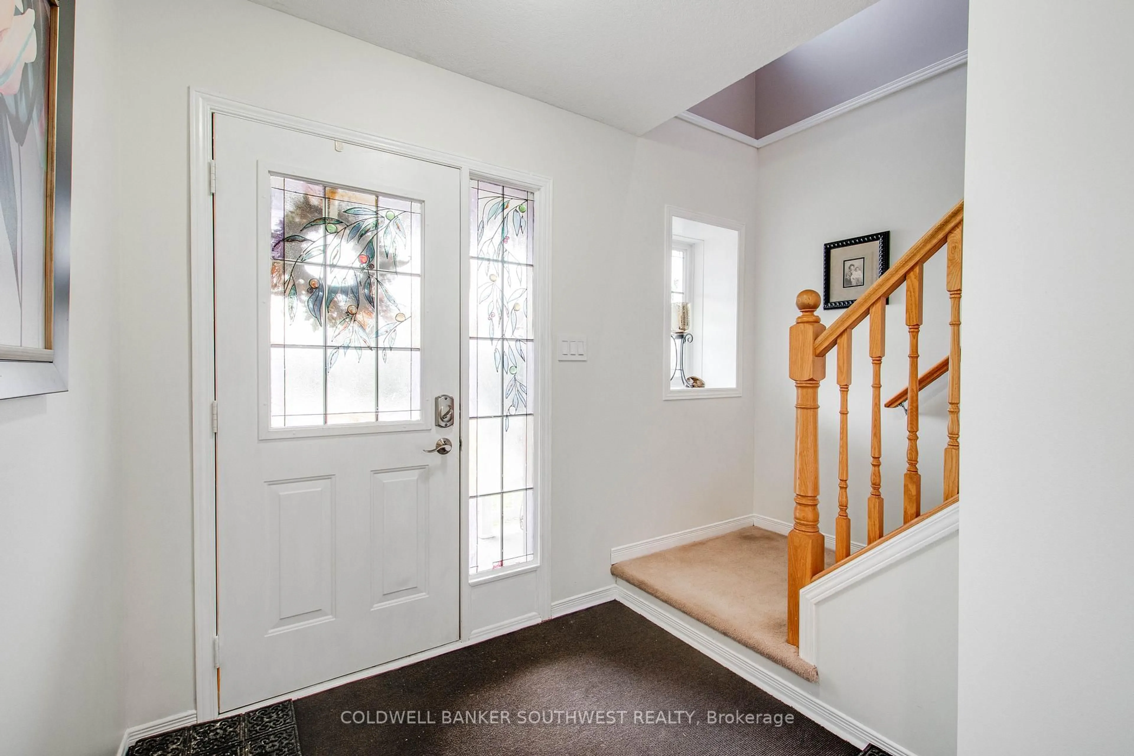 Indoor entryway for 1233 Crosscreek Cres, London East Ontario N5Y 6H6