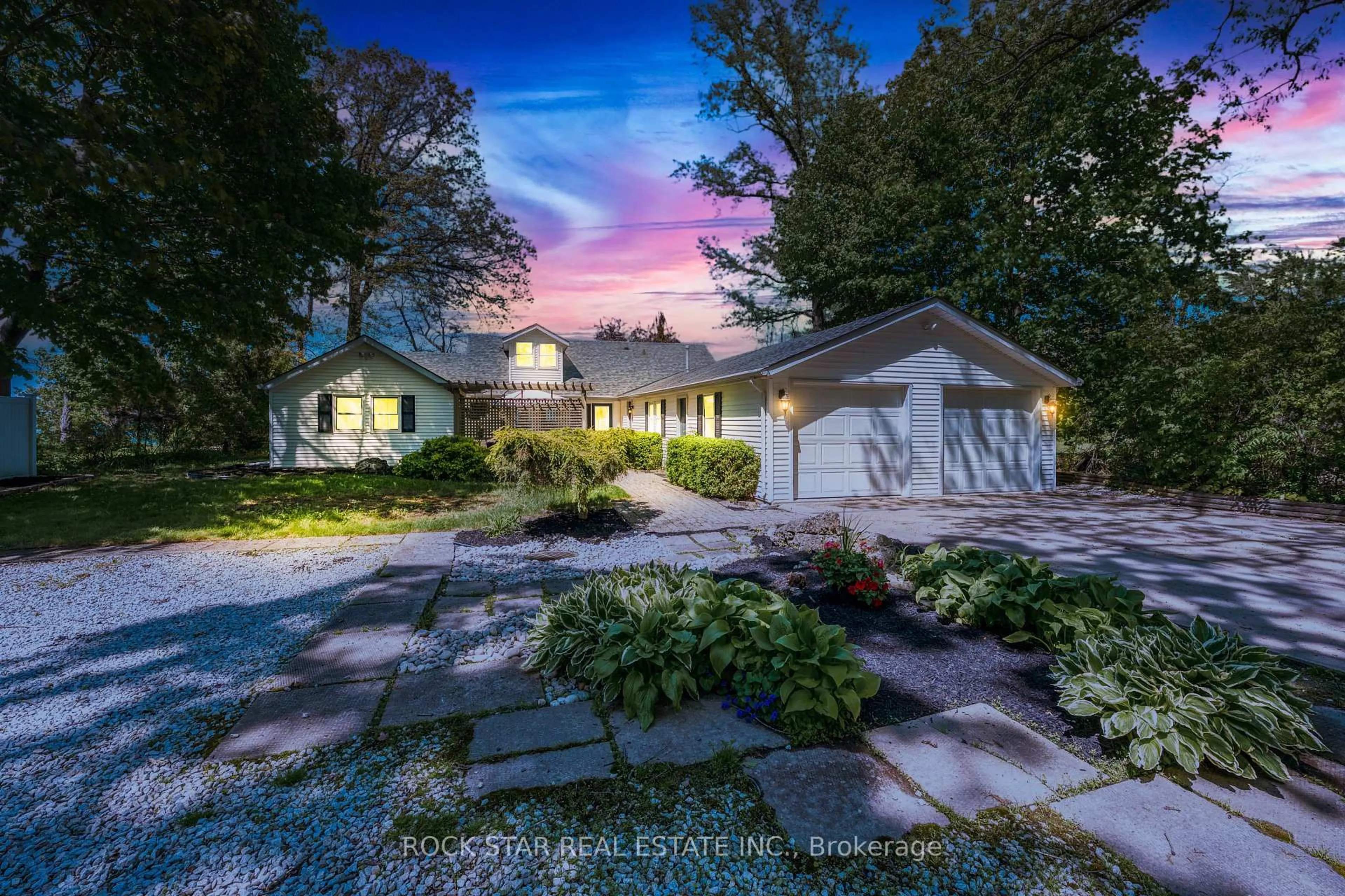A pic from outside/outdoor area/front of a property/back of a property/a pic from drone, street for 3186 Dana St, Plympton-Wyoming Ontario N0N 1E0
