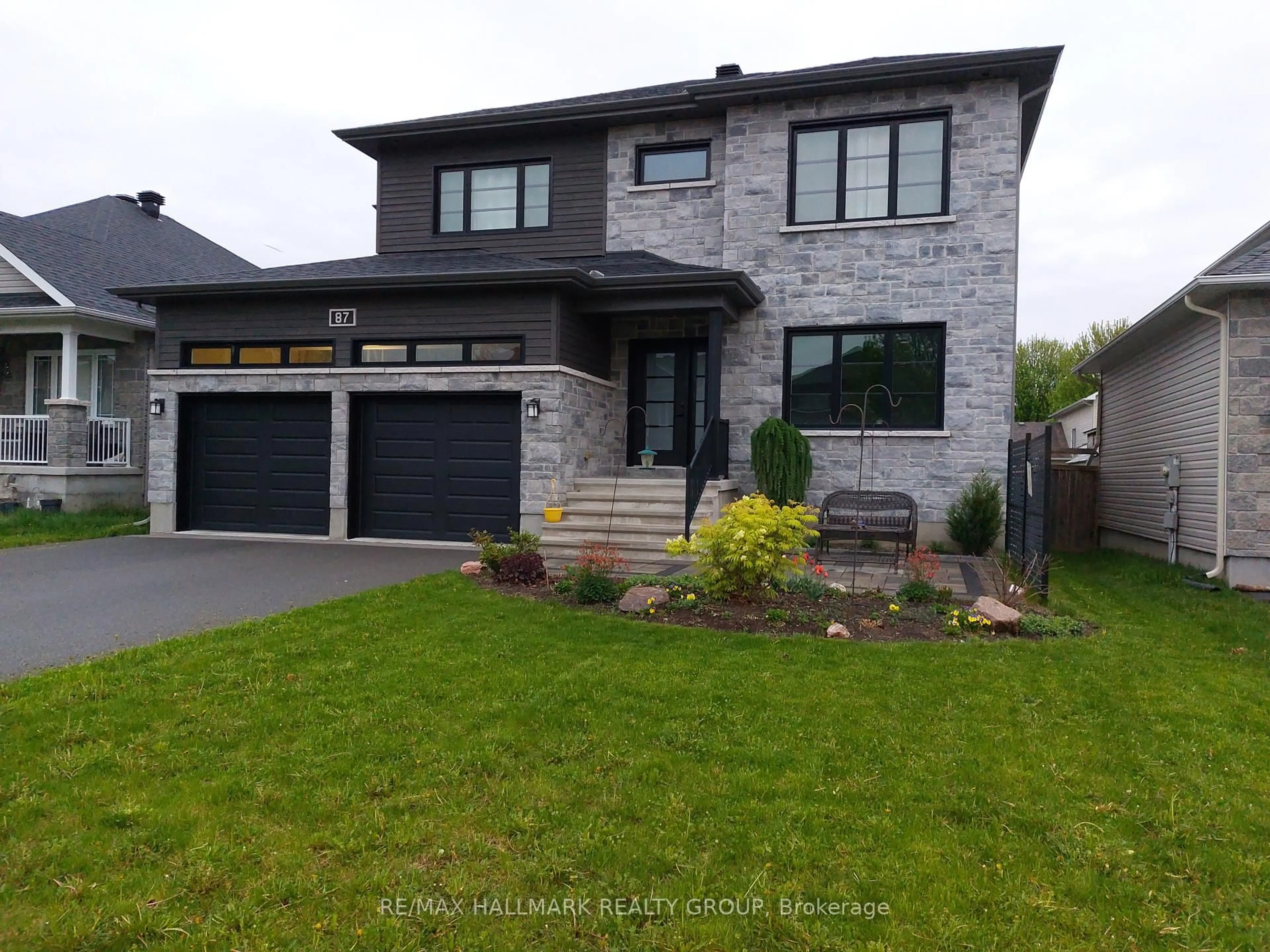 Home with brick exterior material, street for 87 Cobblestone Dr, Russell Ontario K4R 0B2
