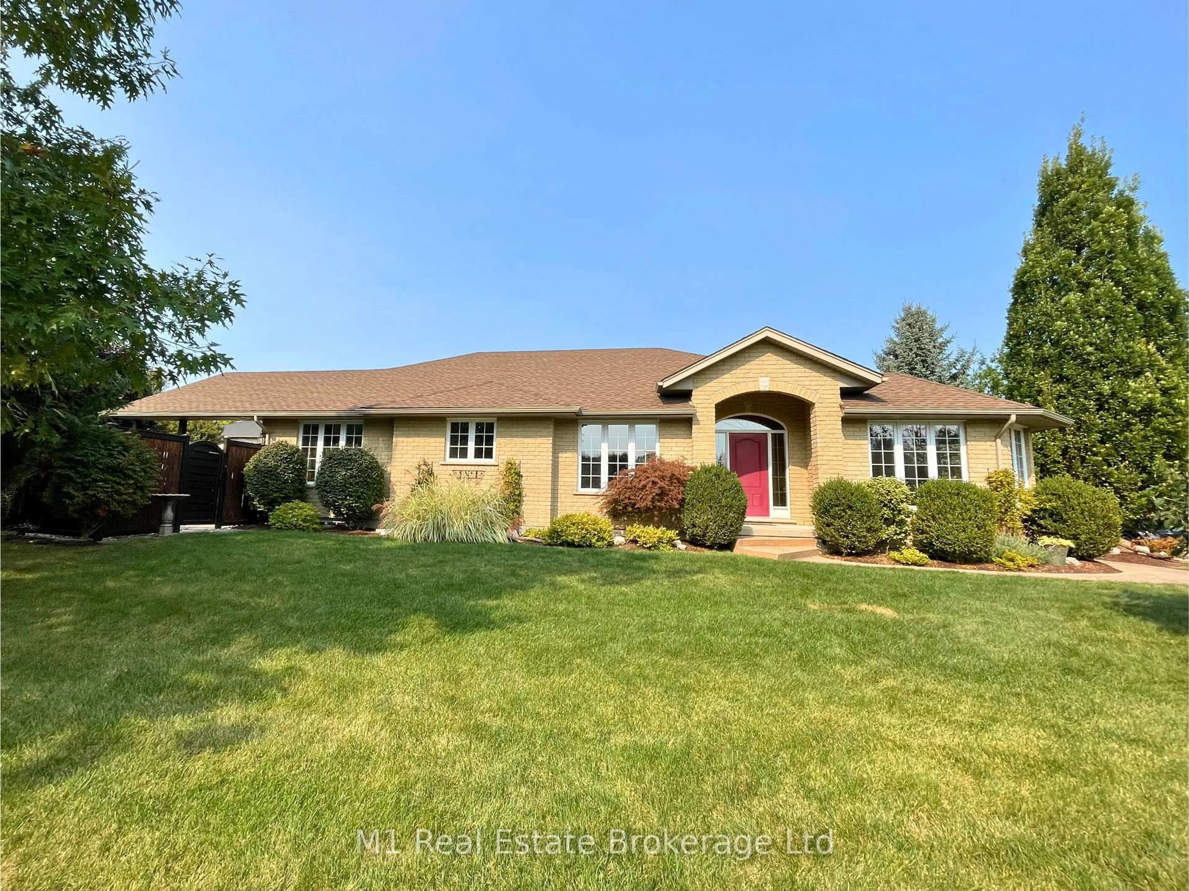 A pic from outside/outdoor area/front of a property/back of a property/a pic from drone, unknown for 104 Keating Dr, Centre Wellington Ontario N0B 1S0