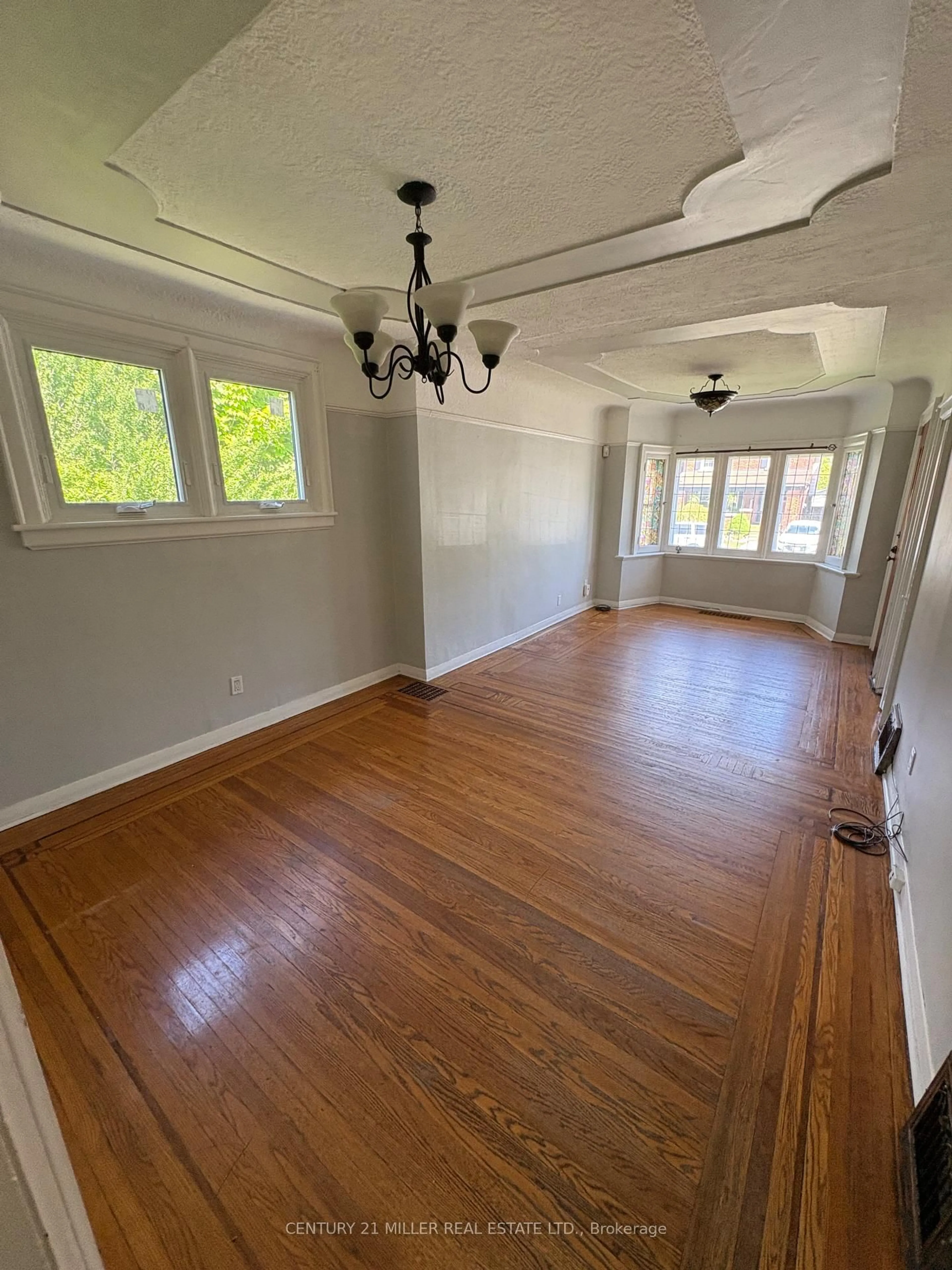 A pic of a room for 59 Longwood Rd, Hamilton Ontario L8S 3V2