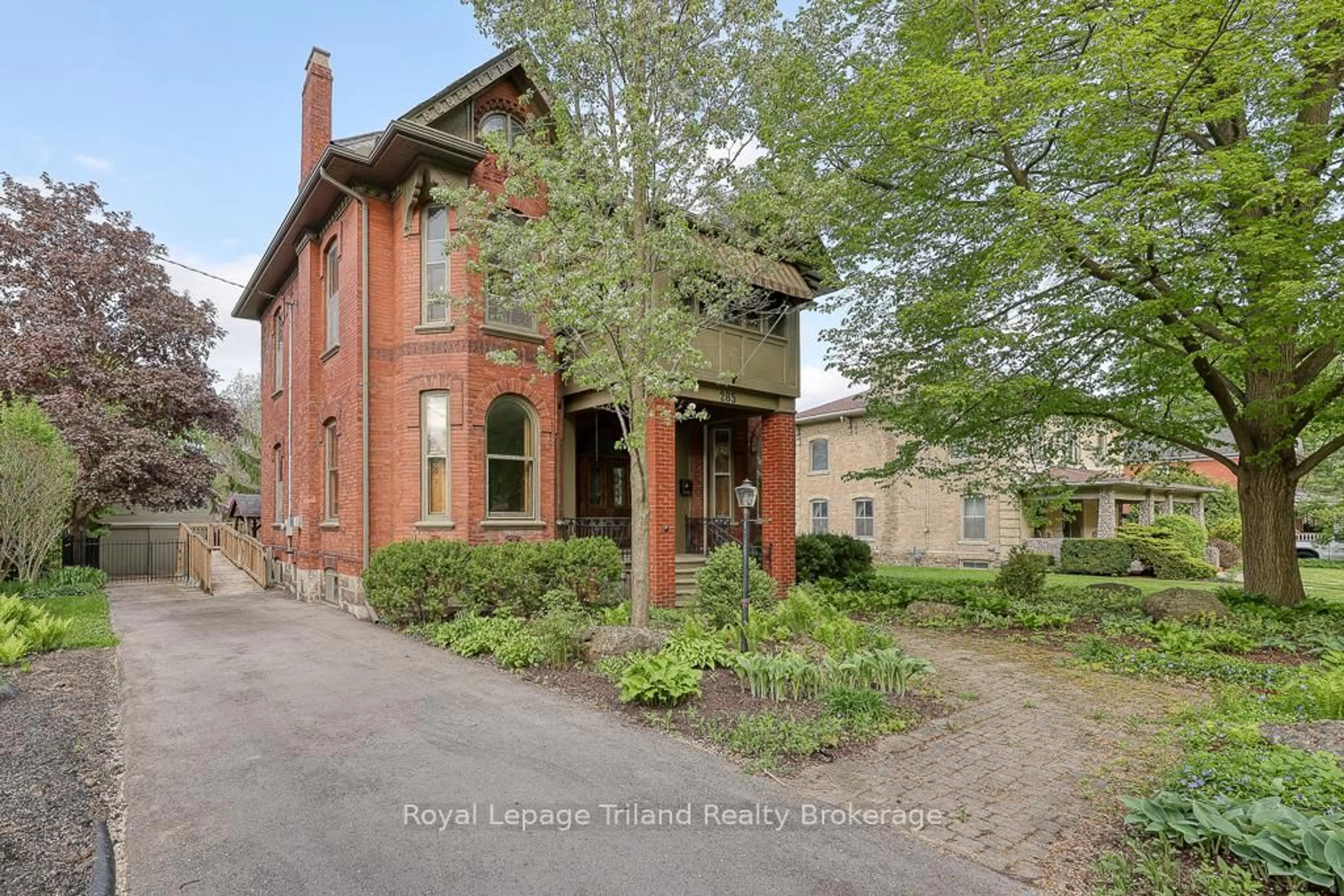 Home with brick exterior material, street for 285 Oxford St, Ingersoll Ontario N5C 2W2