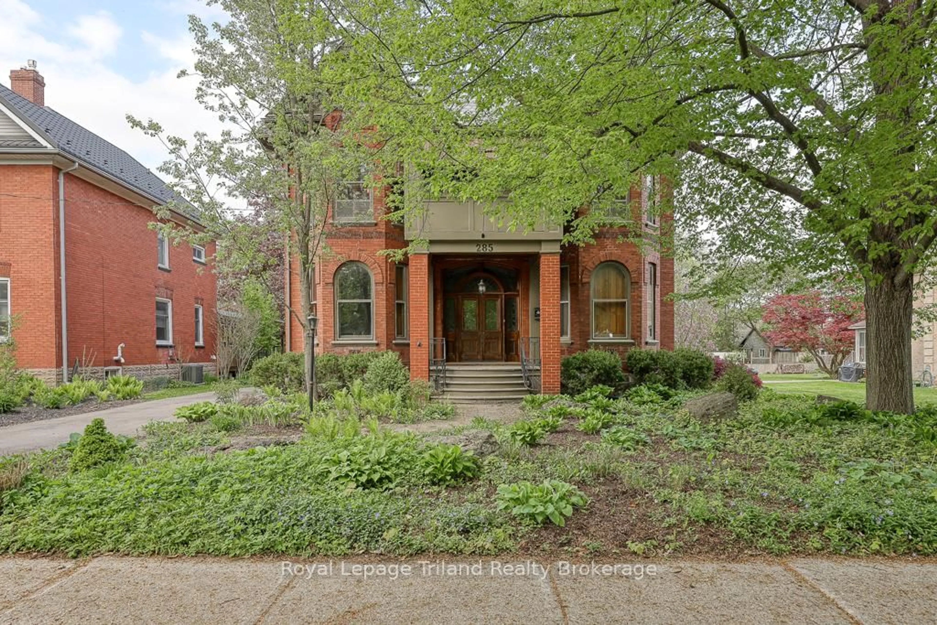 Home with brick exterior material, street for 285 Oxford St, Ingersoll Ontario N5C 2W2