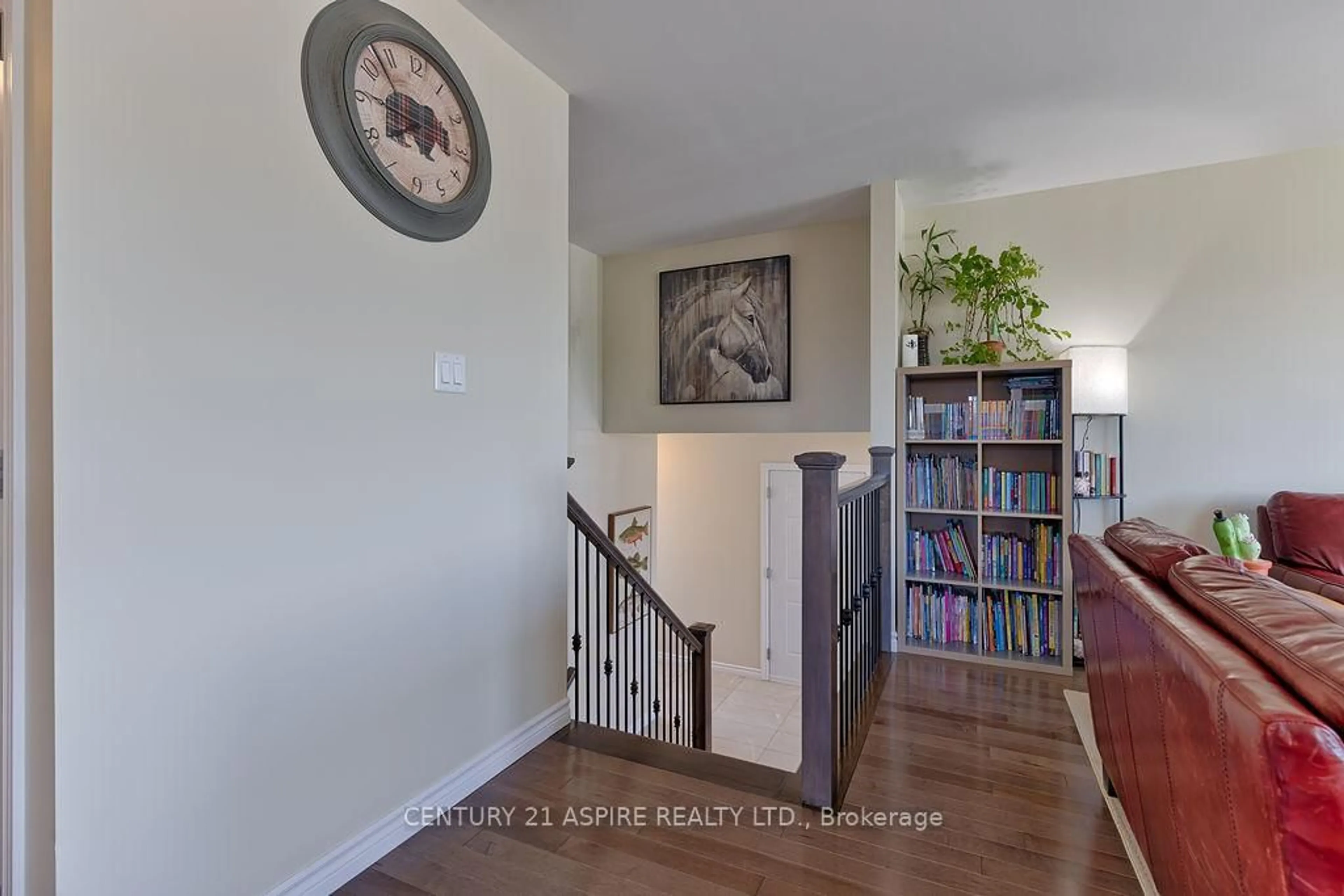 Indoor entryway for 27 Morning Star St, Petawawa Ontario K8H 0A1