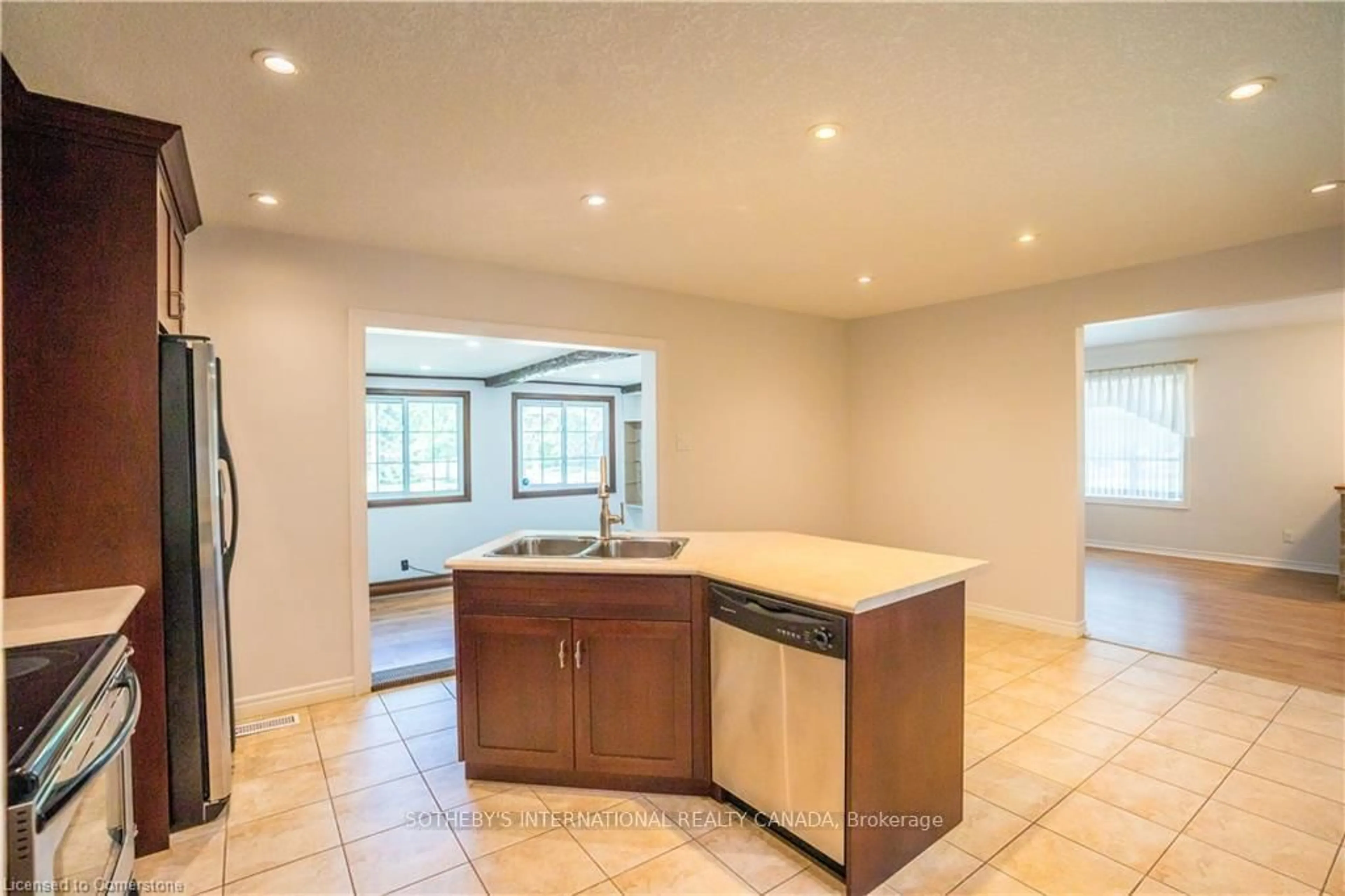 Open concept kitchen, ceramic/tile floor for 79 Ellis Cres, Waterloo Ontario N2J 2B7