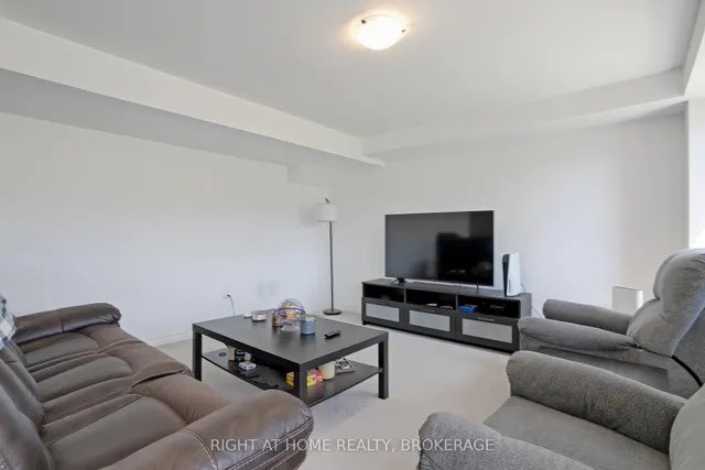 Additional image 11 of 19 Robarts Dr
