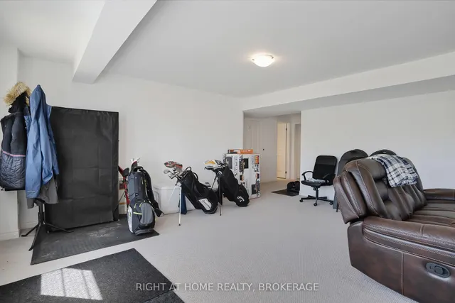 Additional image 10 of 19 Robarts Dr