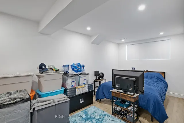 Additional image 3 of 19 Robarts Dr