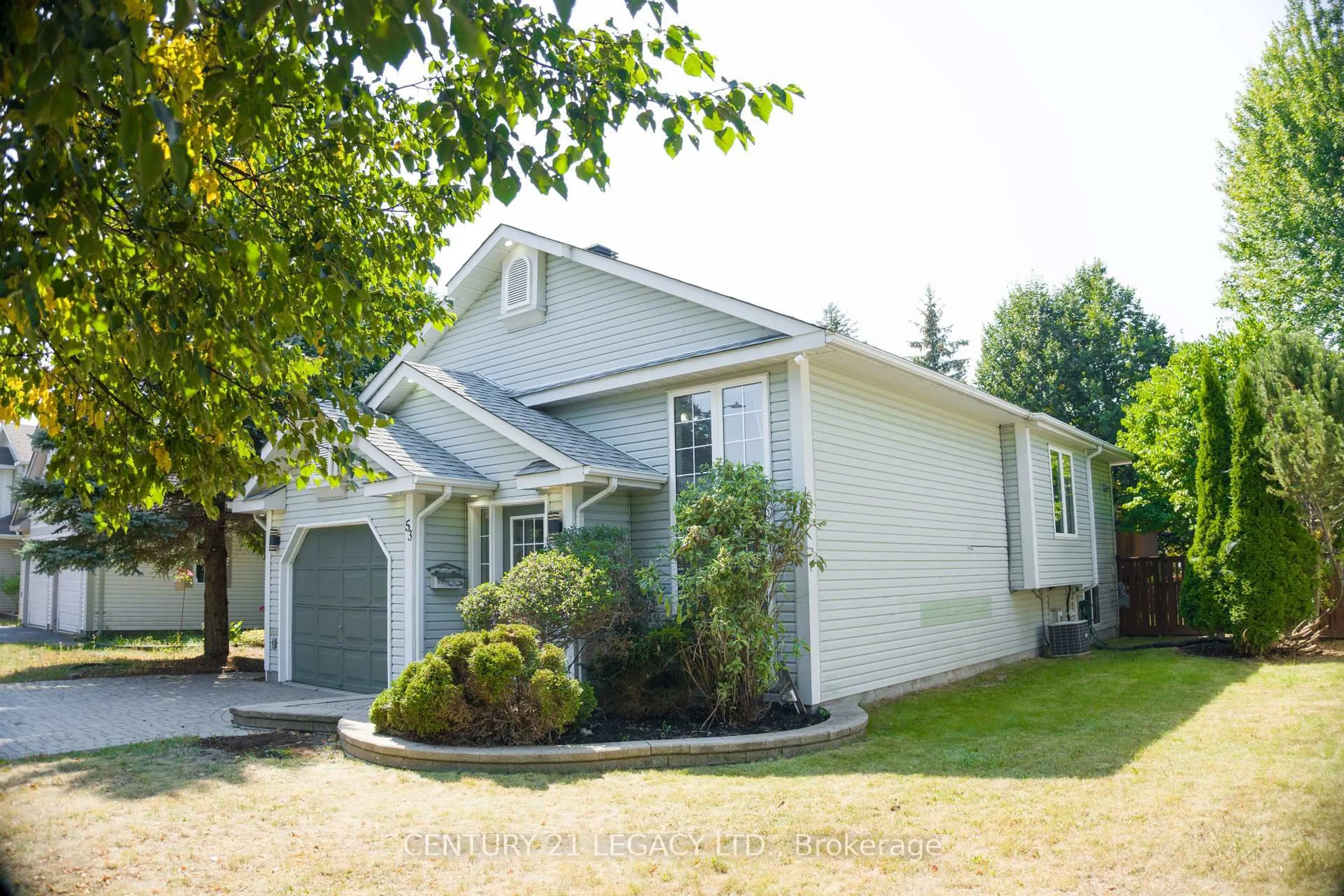 Home with vinyl exterior material, street for 53 Pond Hollow Dr, Greater Sudbury Ontario P3E 6B9
