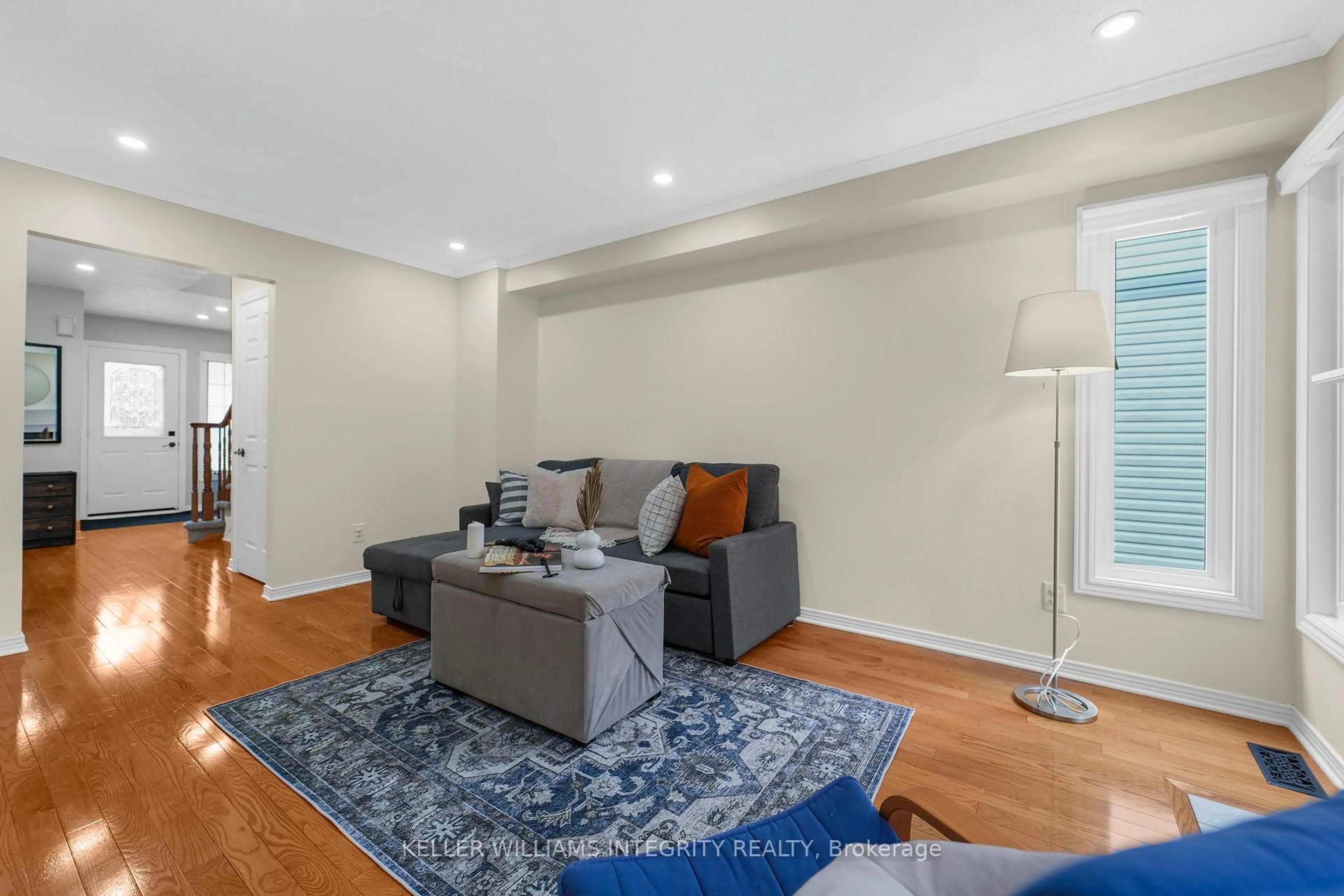 Living room with furniture, unknown for 43 Aintree Pl, Ottawa Ontario K2M 2G6