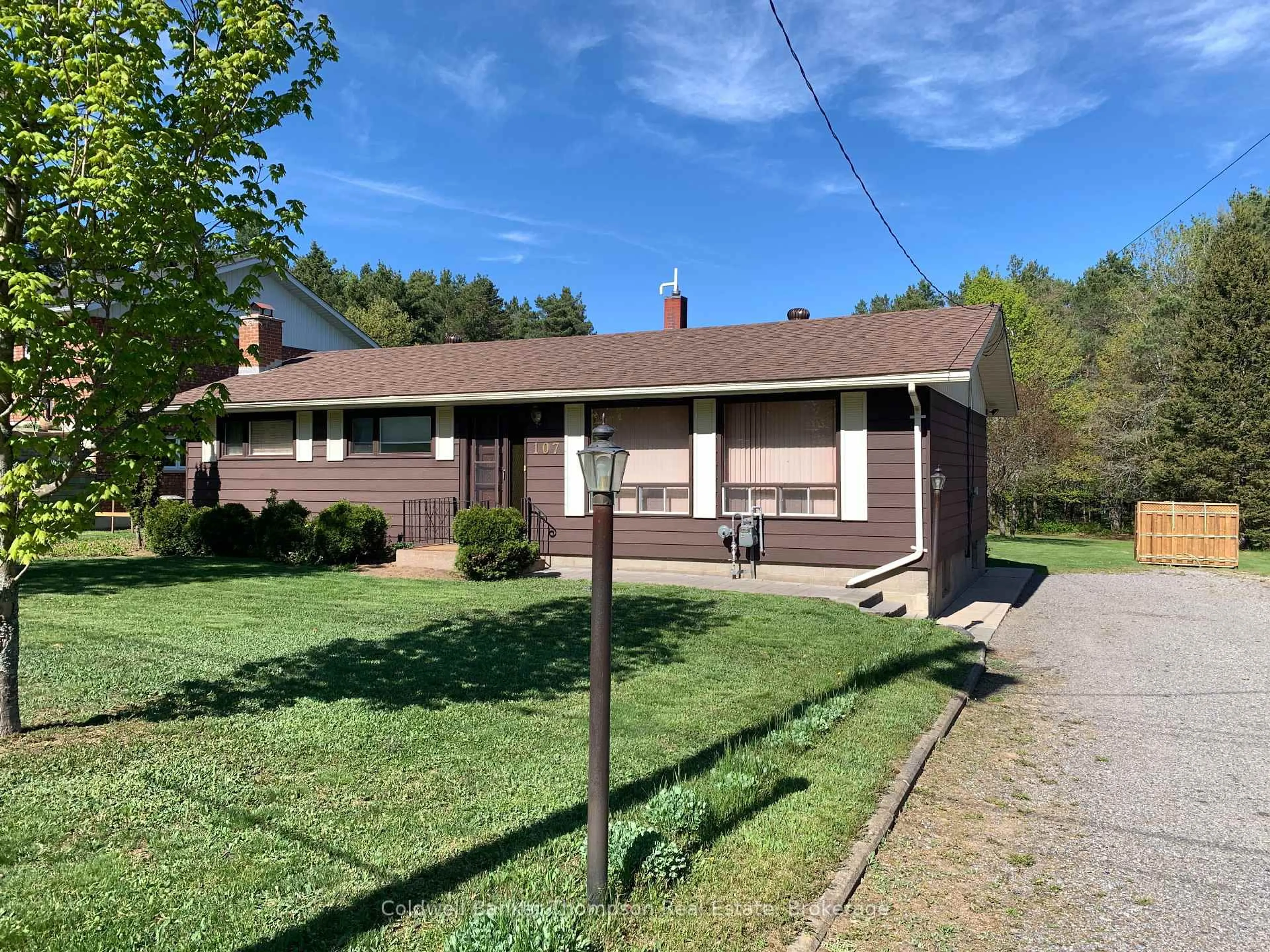 Unknown for 107 Albert St, Sundridge Ontario P0A 1Z0
