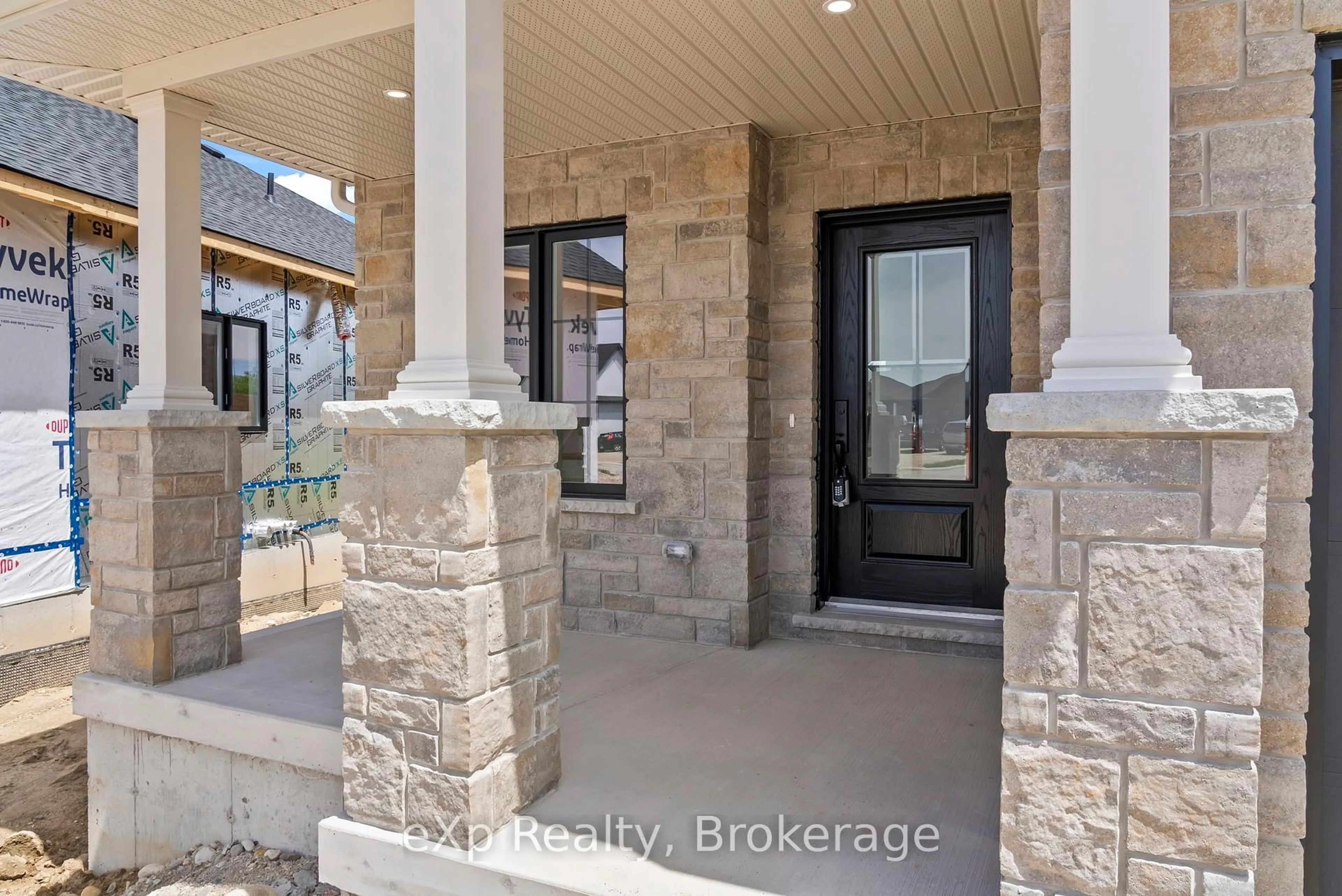 Indoor entryway for 165 JACK'S Way, Wellington North Ontario N0G 2L4