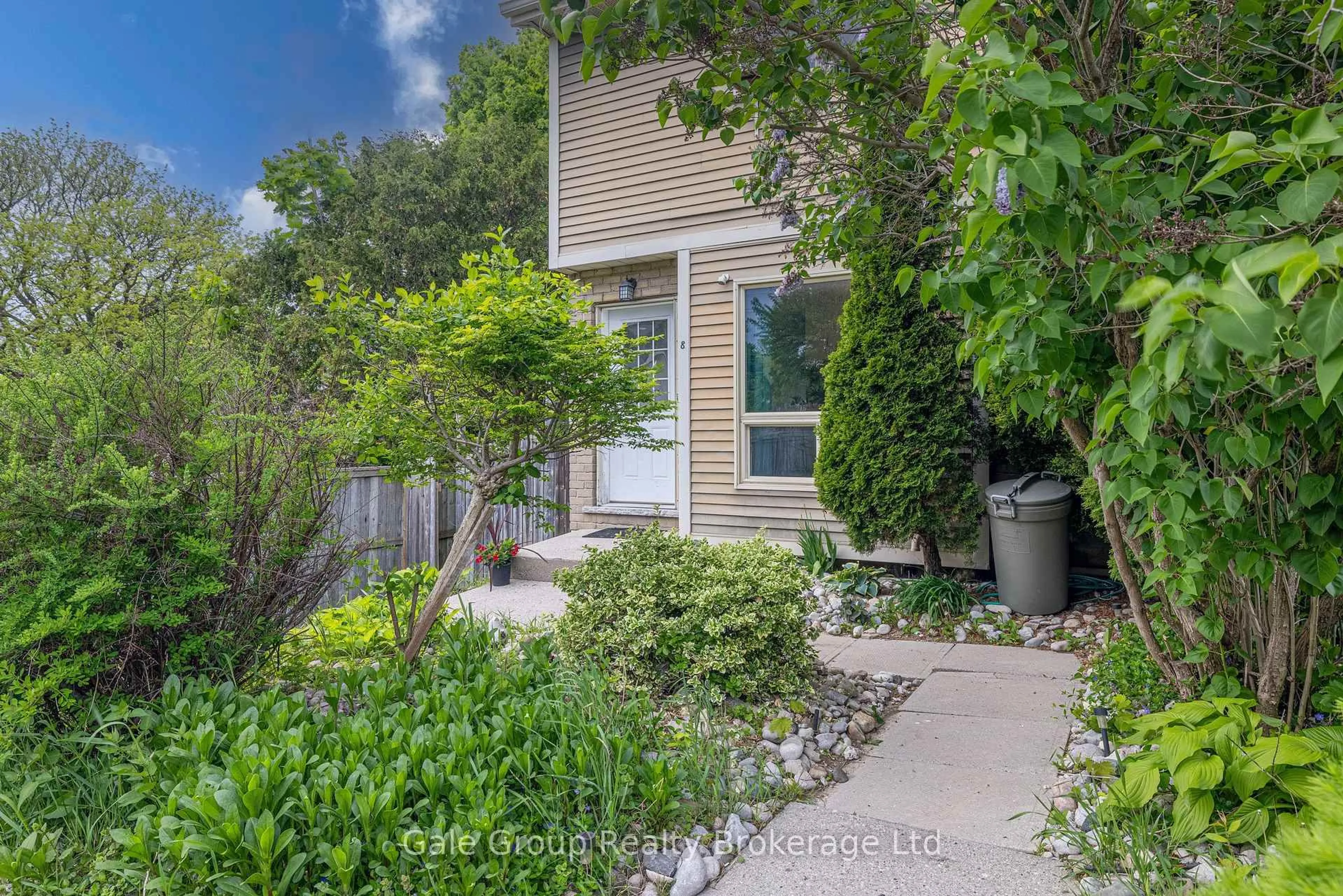 A pic from outside/outdoor area/front of a property/back of a property/a pic from drone, street for 867 PARKINSON Rd #8, Woodstock Ontario N4S 8S7