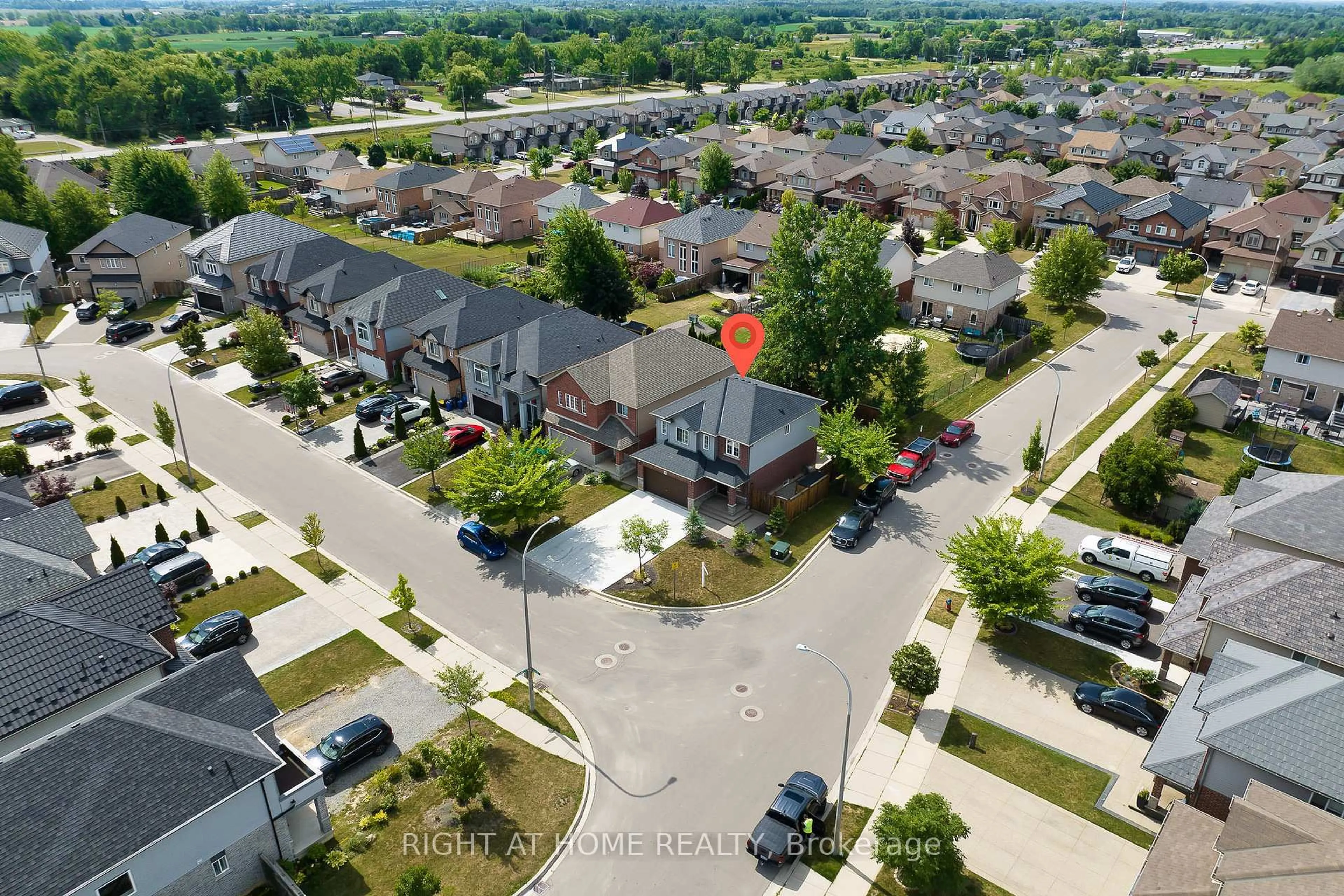 A pic from outside/outdoor area/front of a property/back of a property/a pic from drone, street for 4 Avatar Pl, Hamilton Ontario L0R 1W0