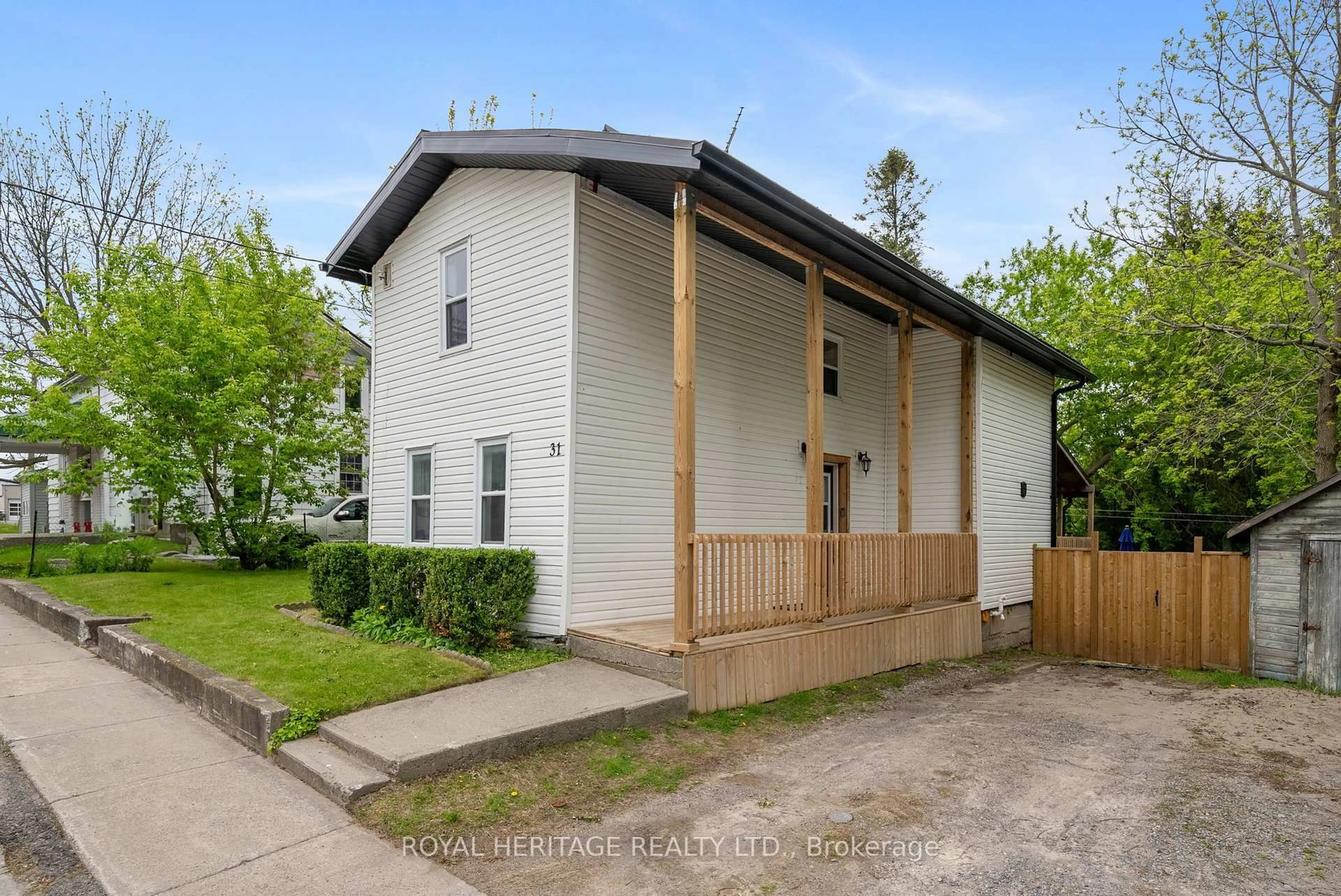 A pic from outside/outdoor area/front of a property/back of a property/a pic from drone, building for 31 Toronto St, Cramahe Ontario K0K 1S0