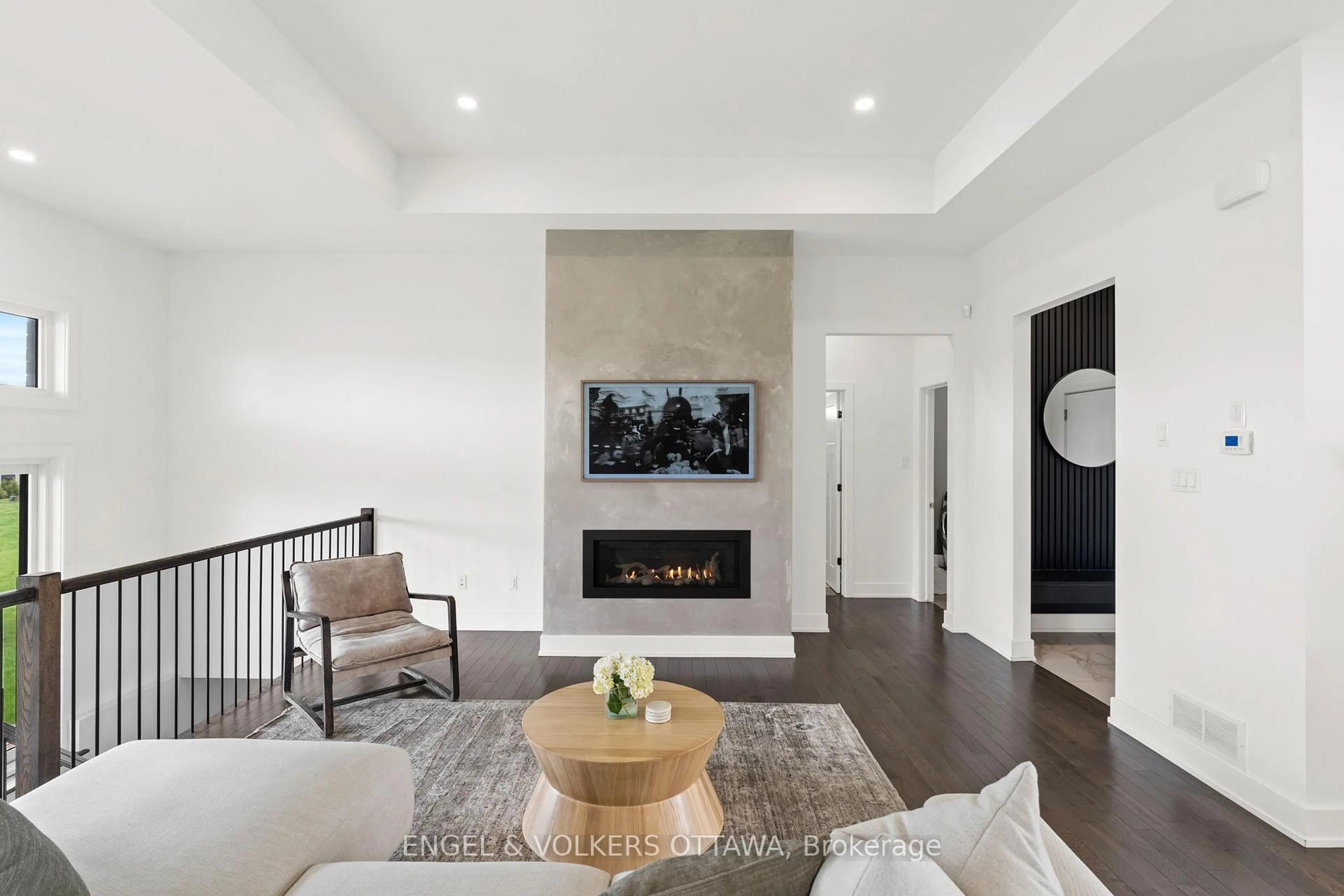 Living room with furniture, unknown for 312 Shoreway Drive. Dr, Greely Ontario K4P 0G2