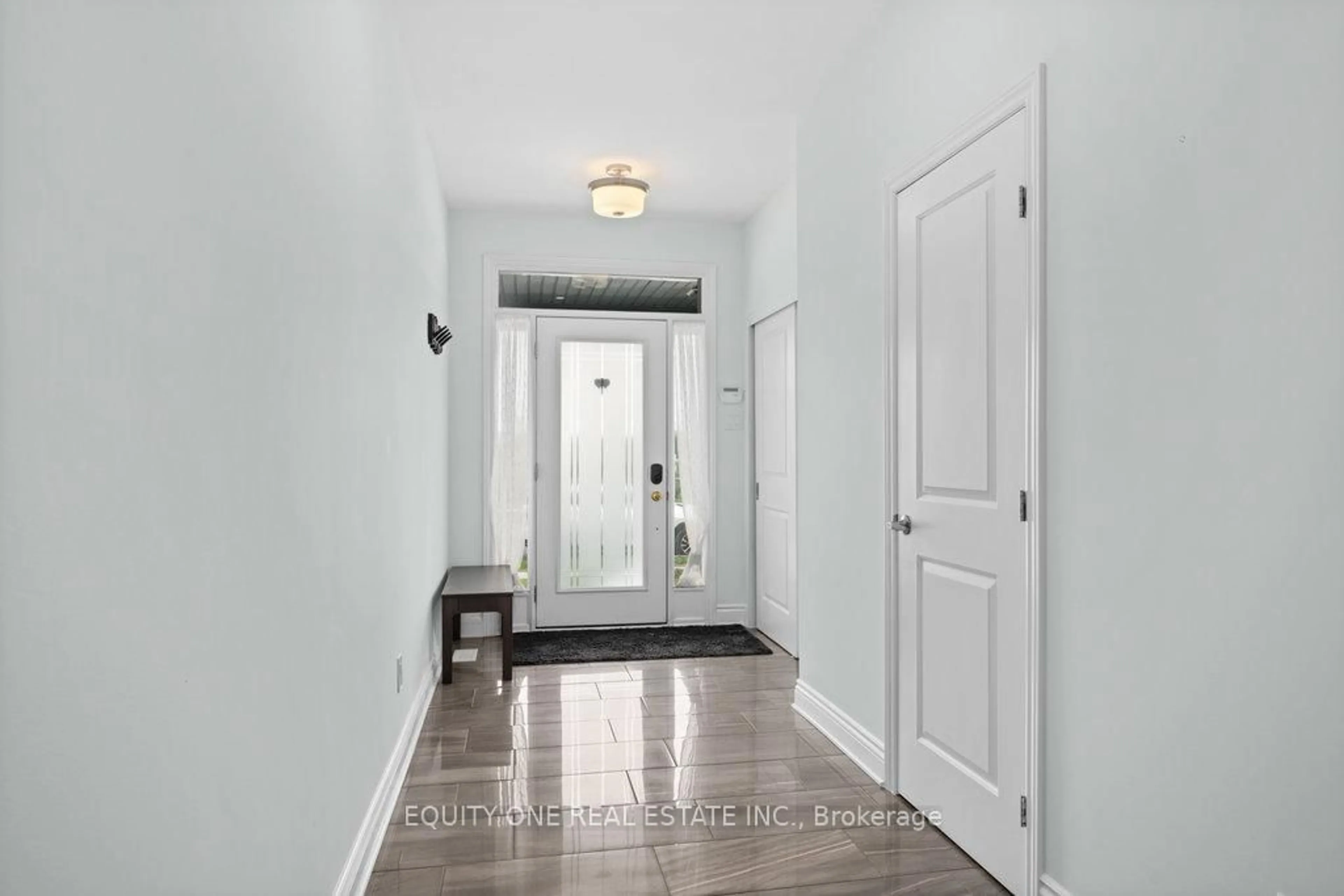 Indoor entryway for 704 Brian Good Ave, Ottawa Ontario K4M 0C1