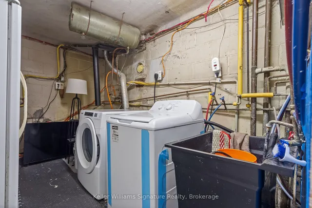 Additional property image - 341 West 5th St