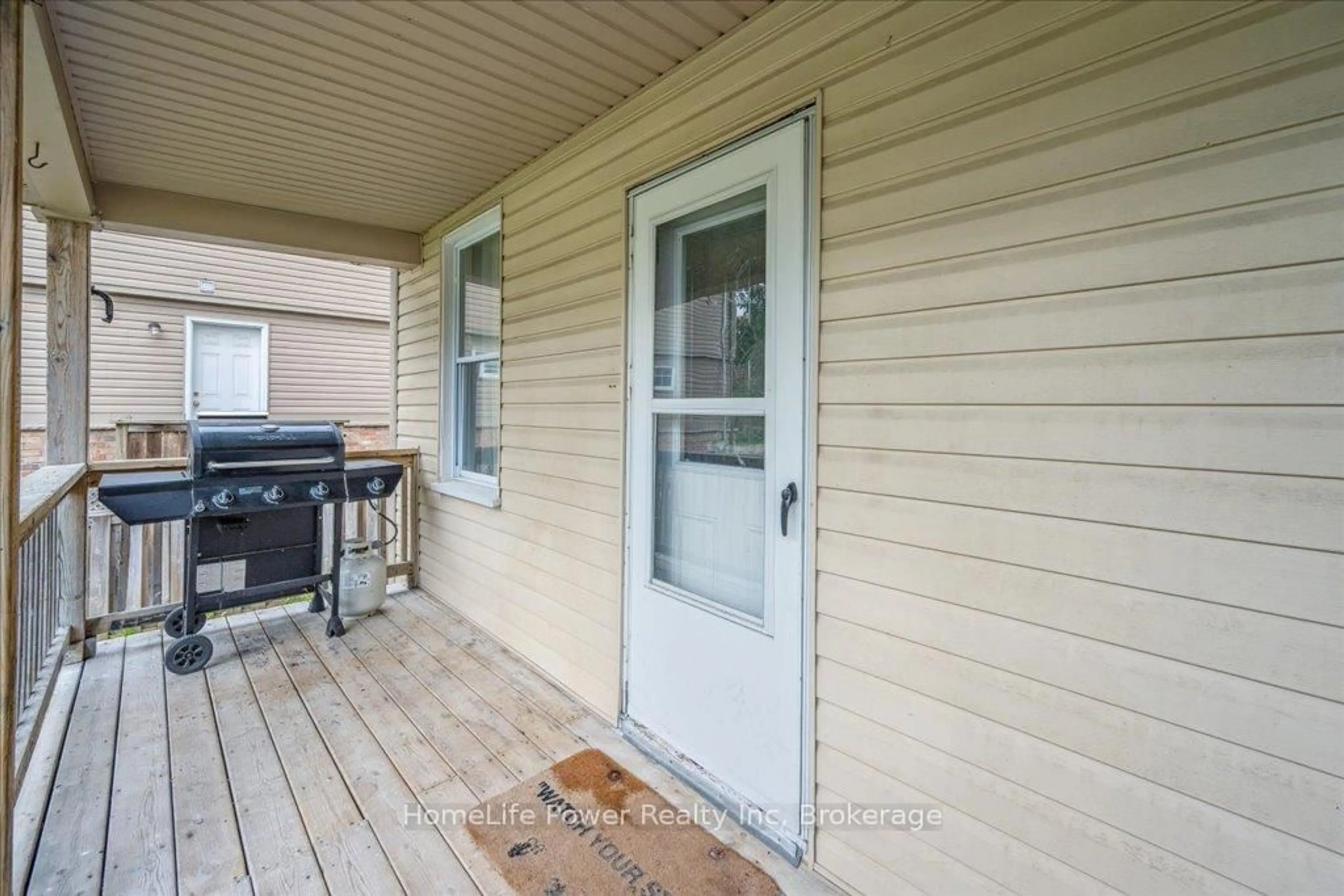 Patio, street for 324 EDINBURGH Rd, Guelph Ontario N1G 2K5