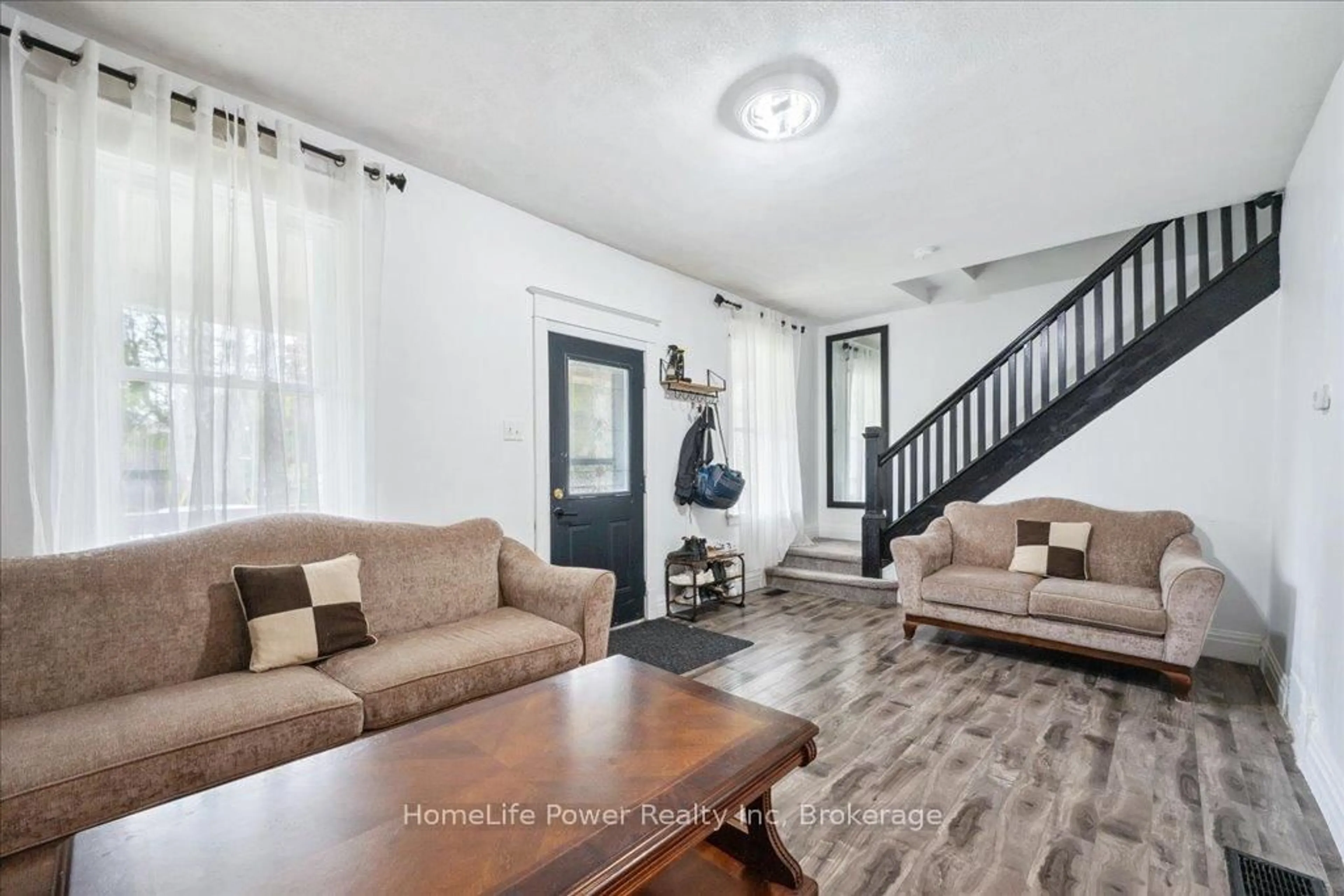 Living room with furniture, unknown for 324 EDINBURGH Rd, Guelph Ontario N1G 2K5