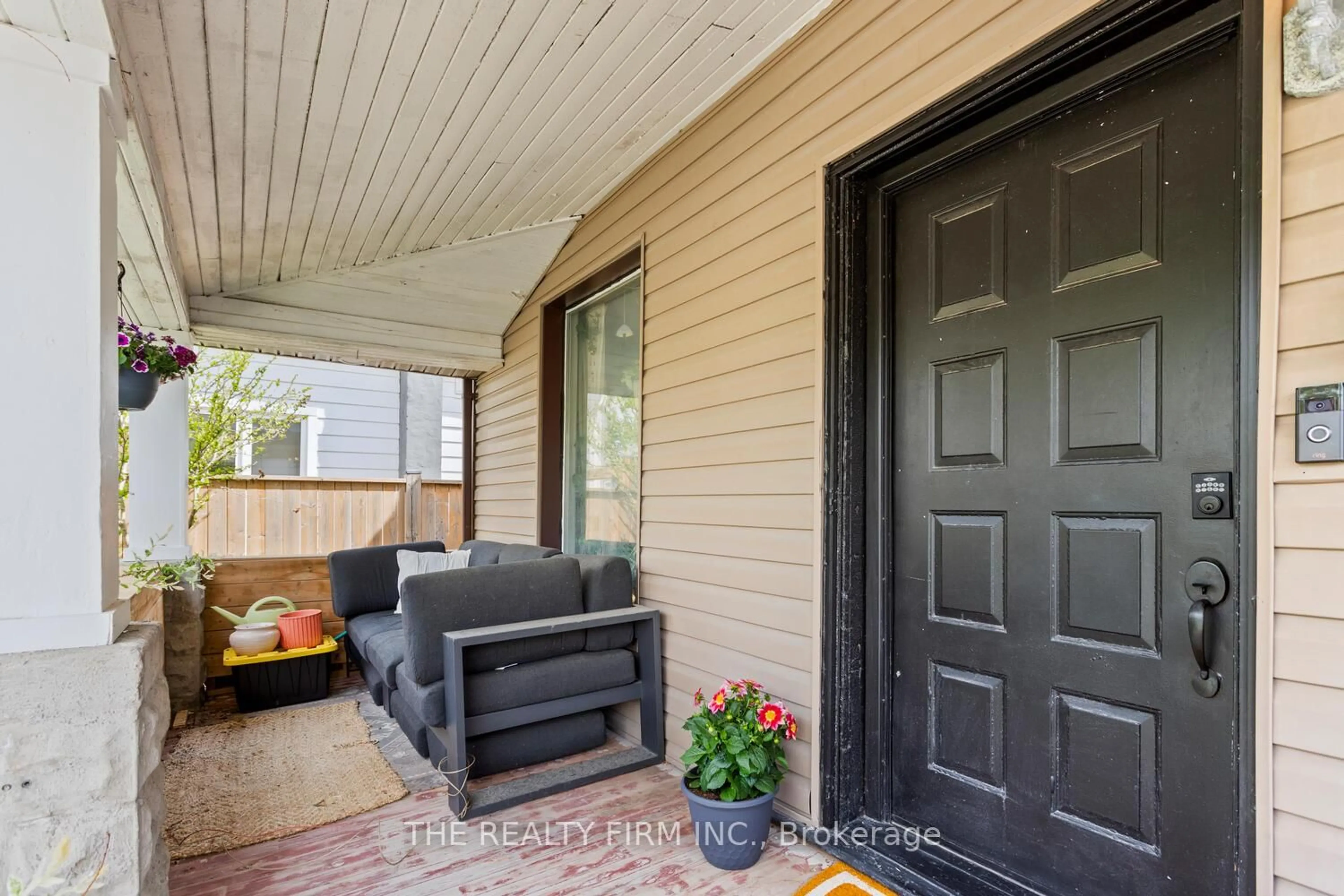Unknown for 112 Edward St, London South Ontario N6C 3H7