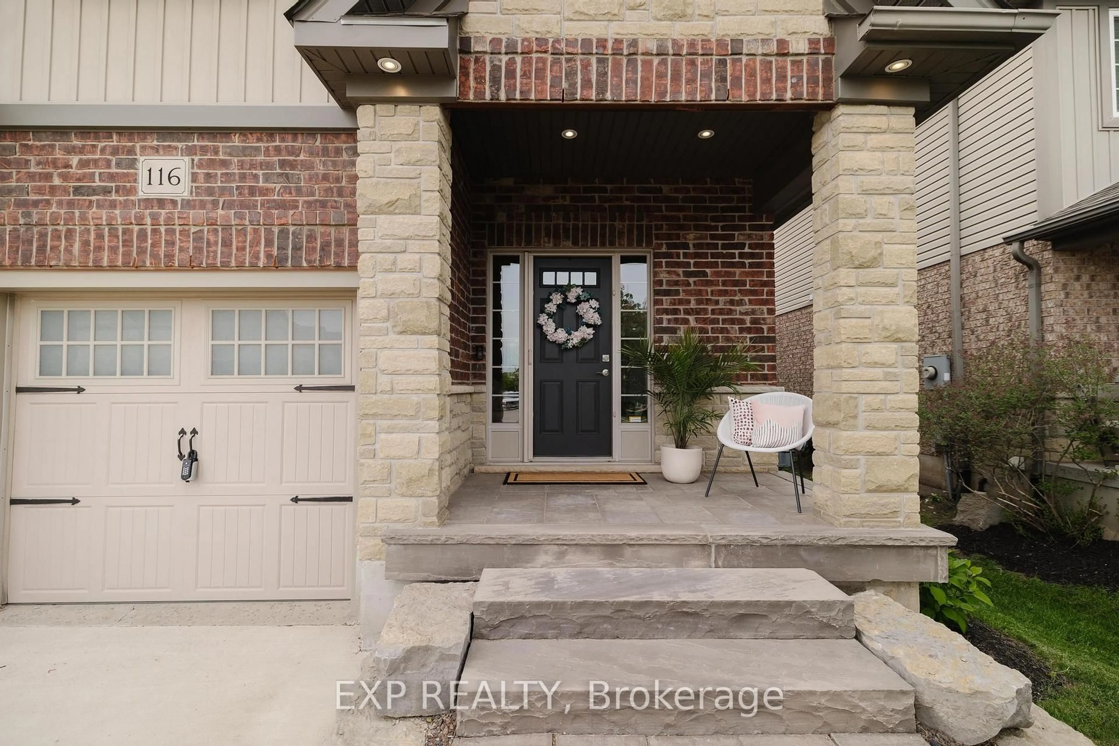 Indoor entryway for 116 Stuckey Ave, Wilmot Ontario N3A 4S2