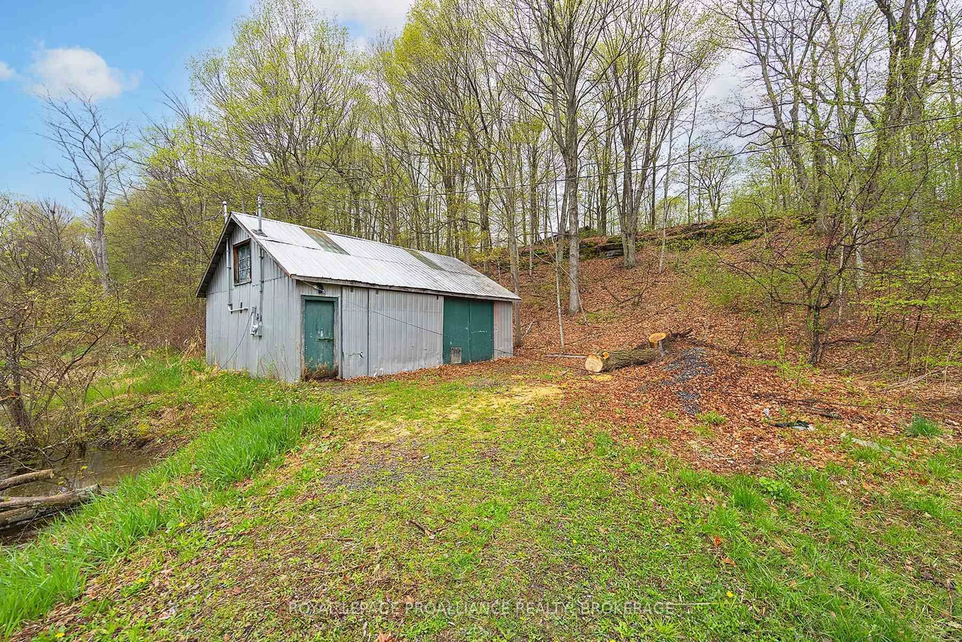 Shed for 2291 Sands Rd, Battersea Ontario K0H 1H0