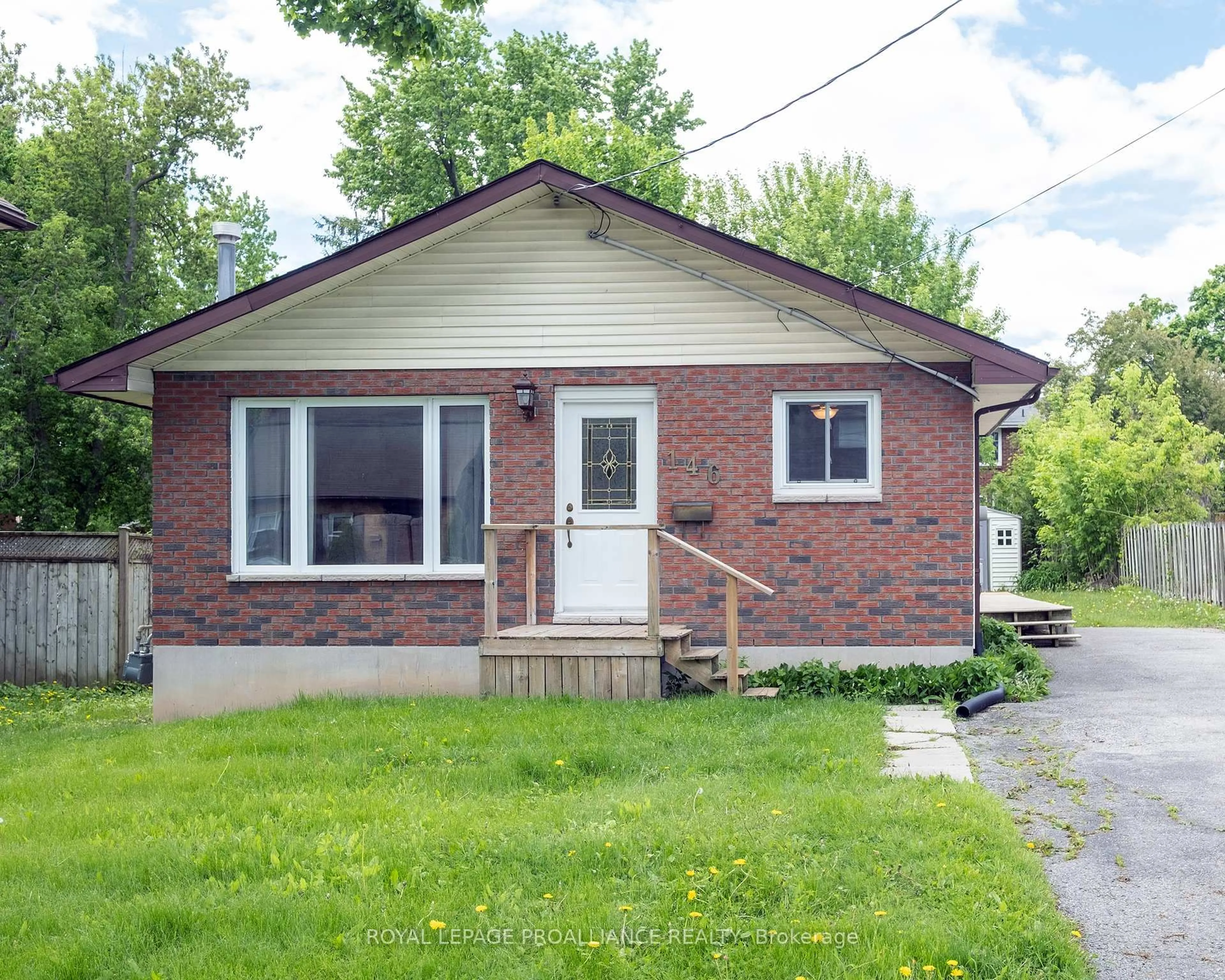 Home with brick exterior material, street for 146 Albert St, Belleville Ontario K8N 3N4