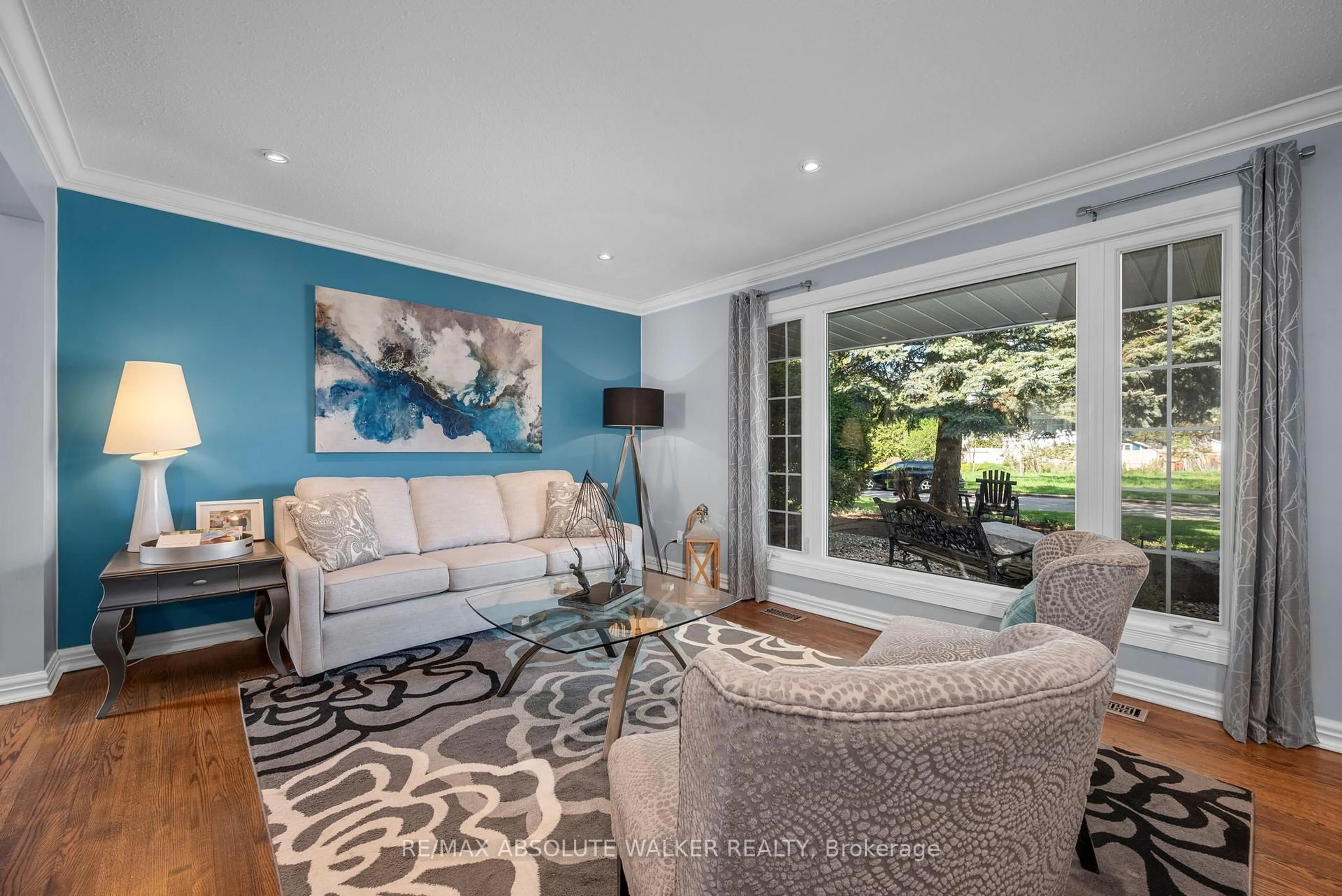 Living room with furniture, unknown for 2238 Louisiana Ave, Ottawa Ontario K1H 6T6