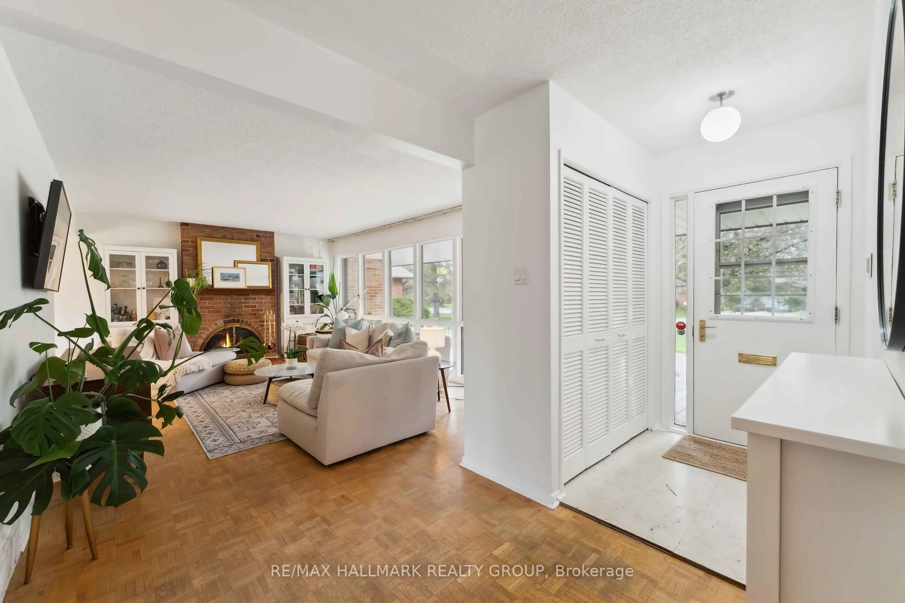 Unknown for 54 Lismer Cres, Kanata Ontario K2K 1A2