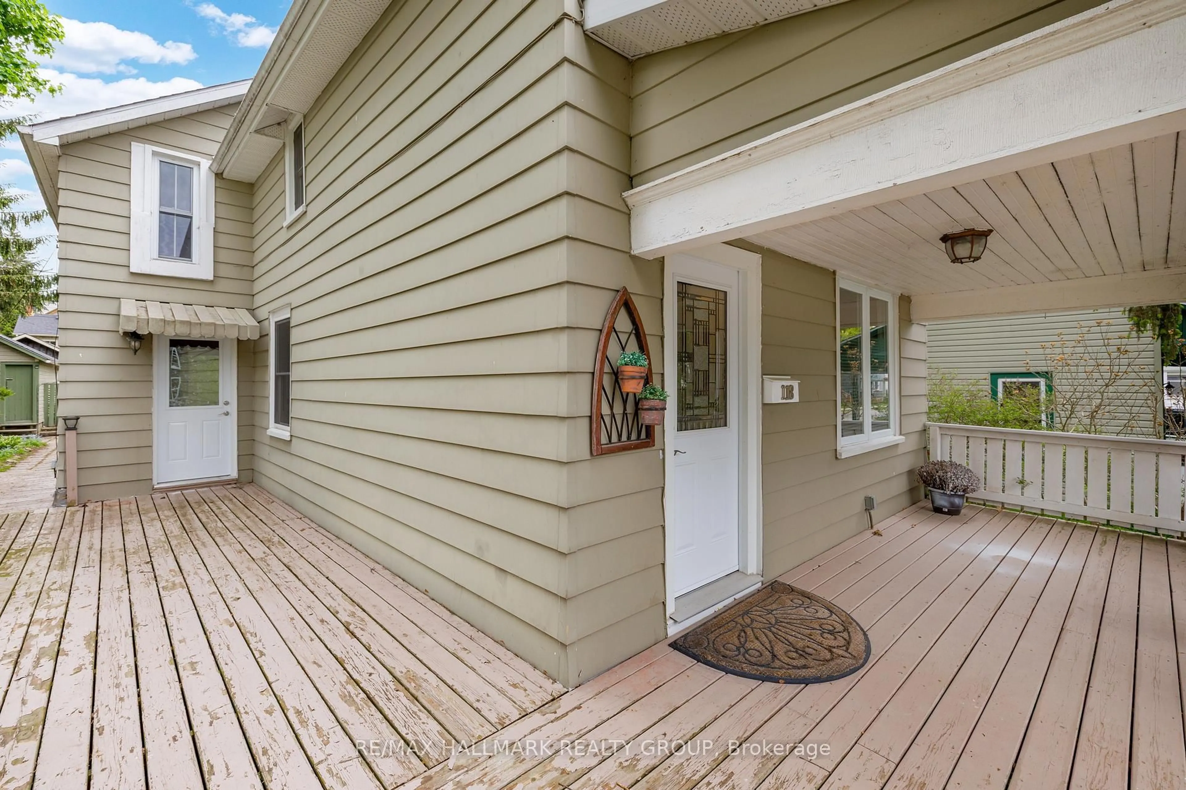 Unknown for 118 Wellington St, Gananoque Ontario K7G 1B7