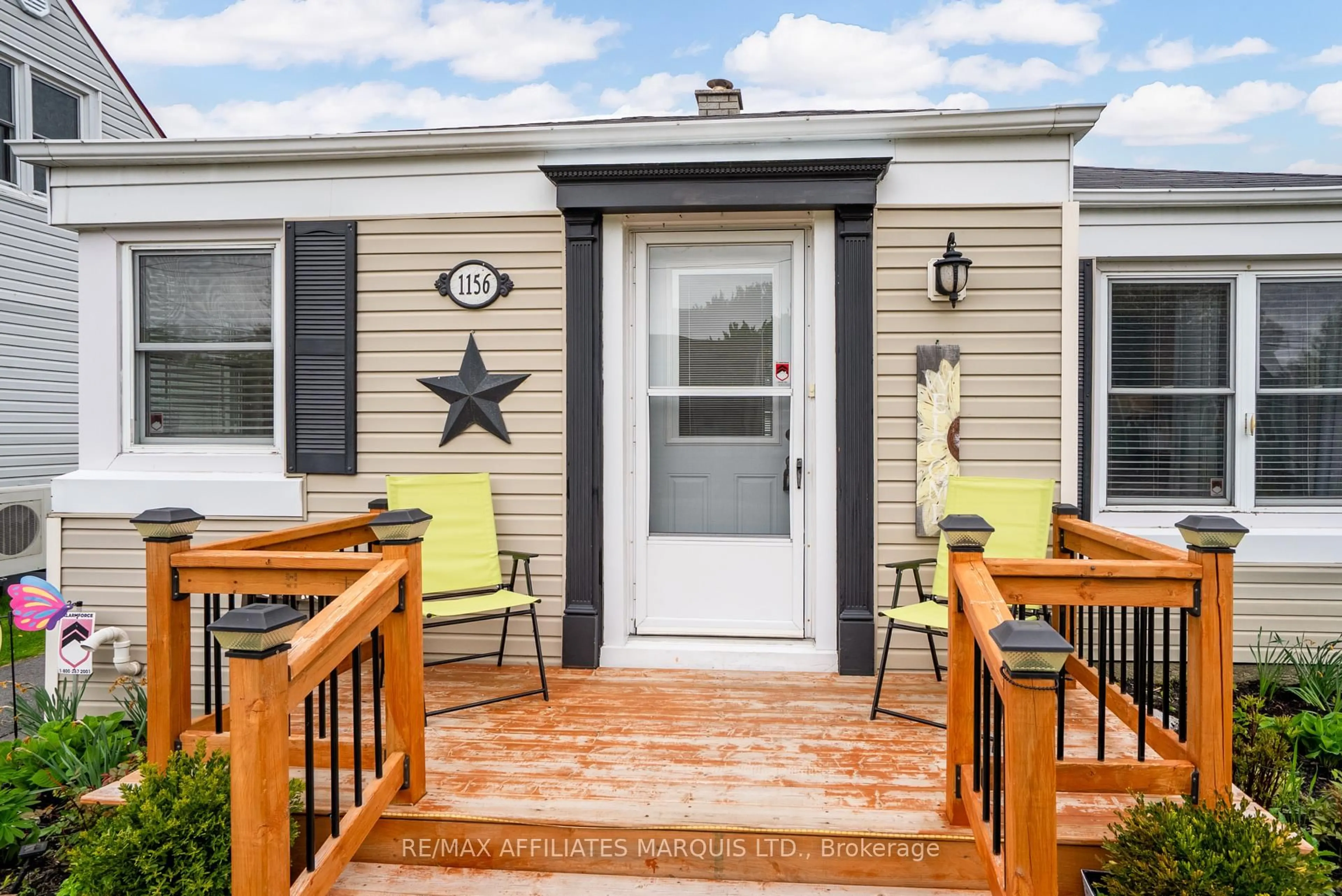 Patio, street for 1156 Pitt St, Cornwall Ontario K6J 3T1