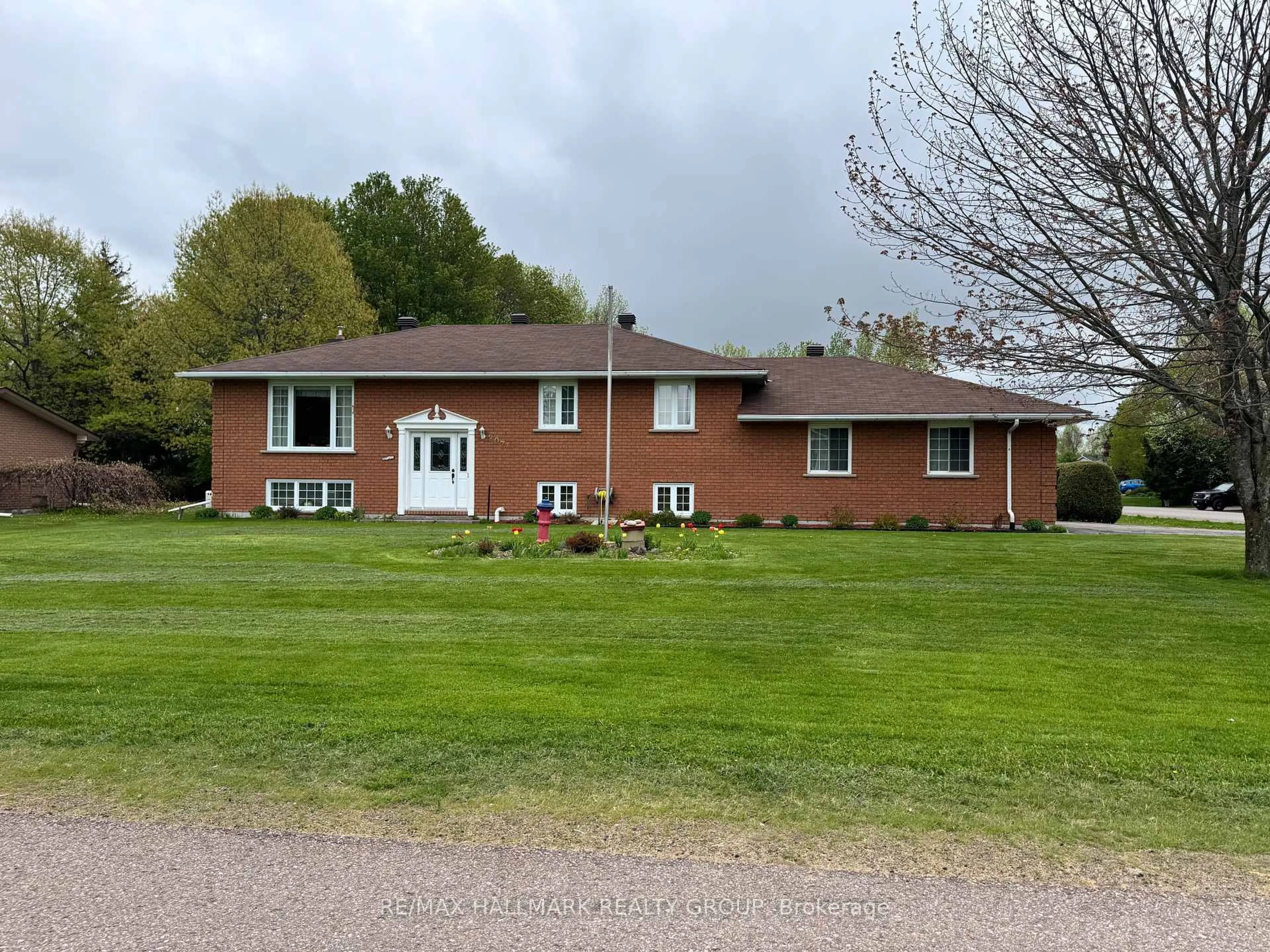 A pic from outside/outdoor area/front of a property/back of a property/a pic from drone, unknown for 207 Martha Ave, Laurentian Valley Ontario K8B 1B4