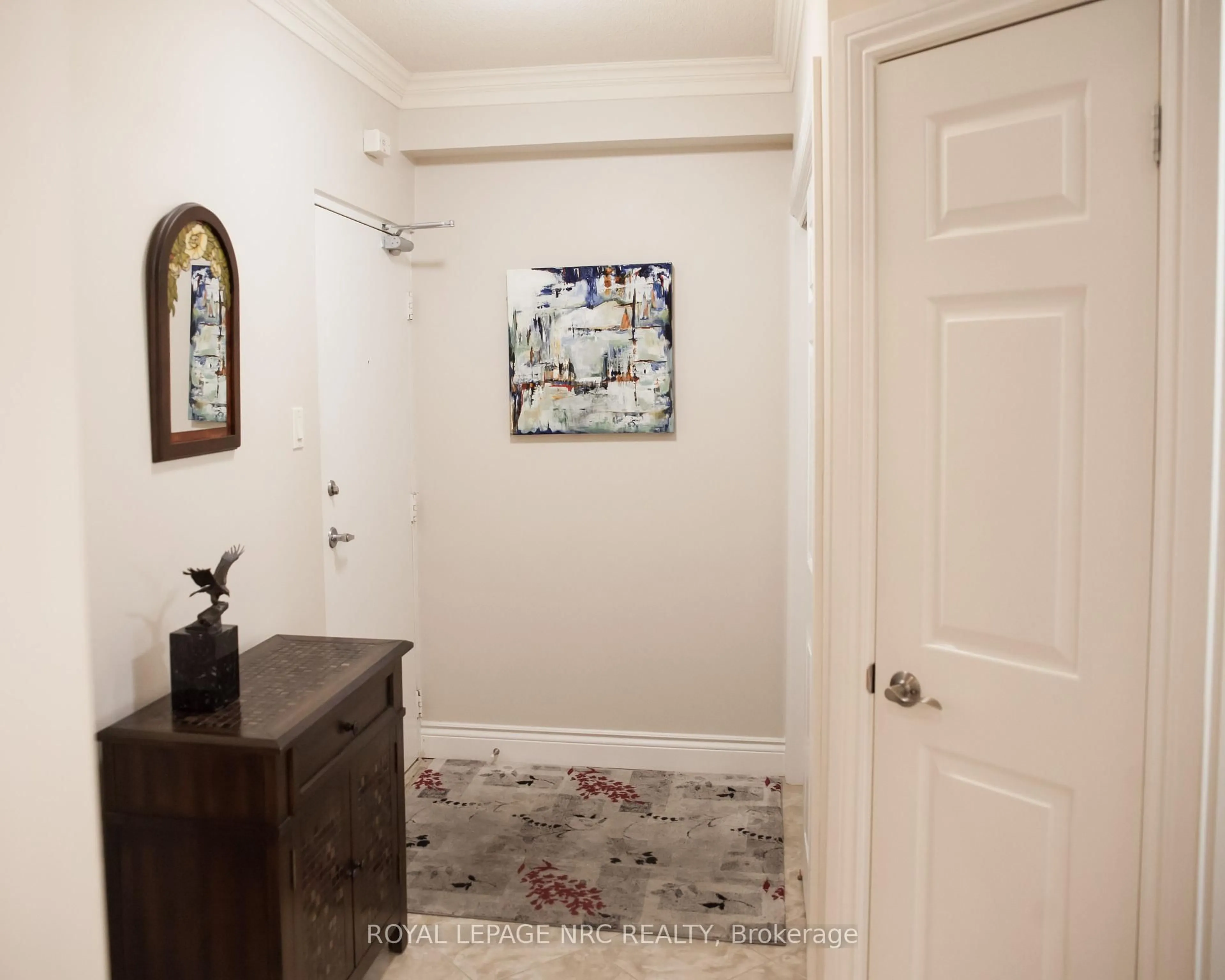 Indoor entryway for 190 highway 20 west Highway, Pelham Ontario L0S 1E6