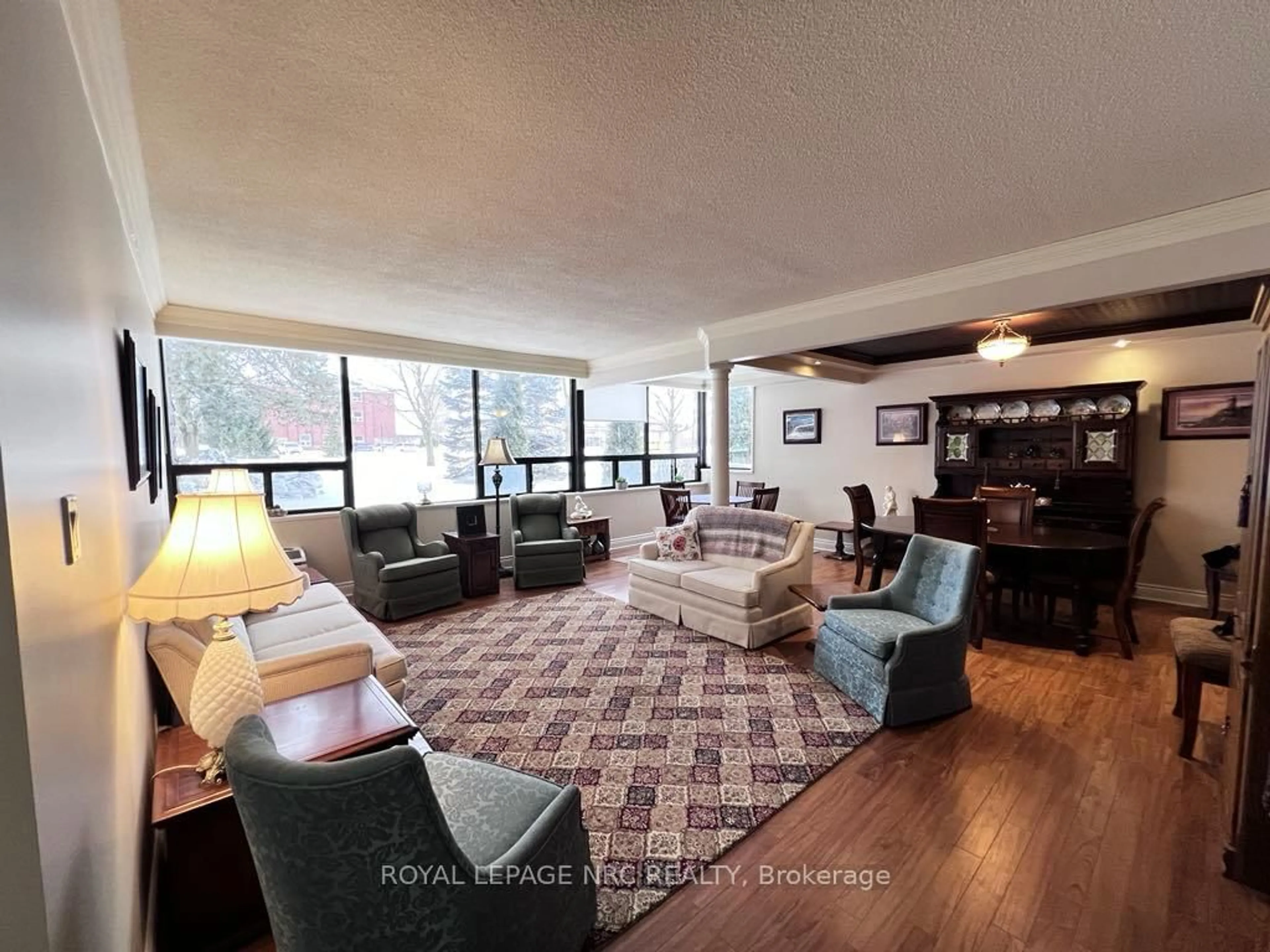 Living room with furniture, unknown for 190 highway 20 west Highway, Pelham Ontario L0S 1E6