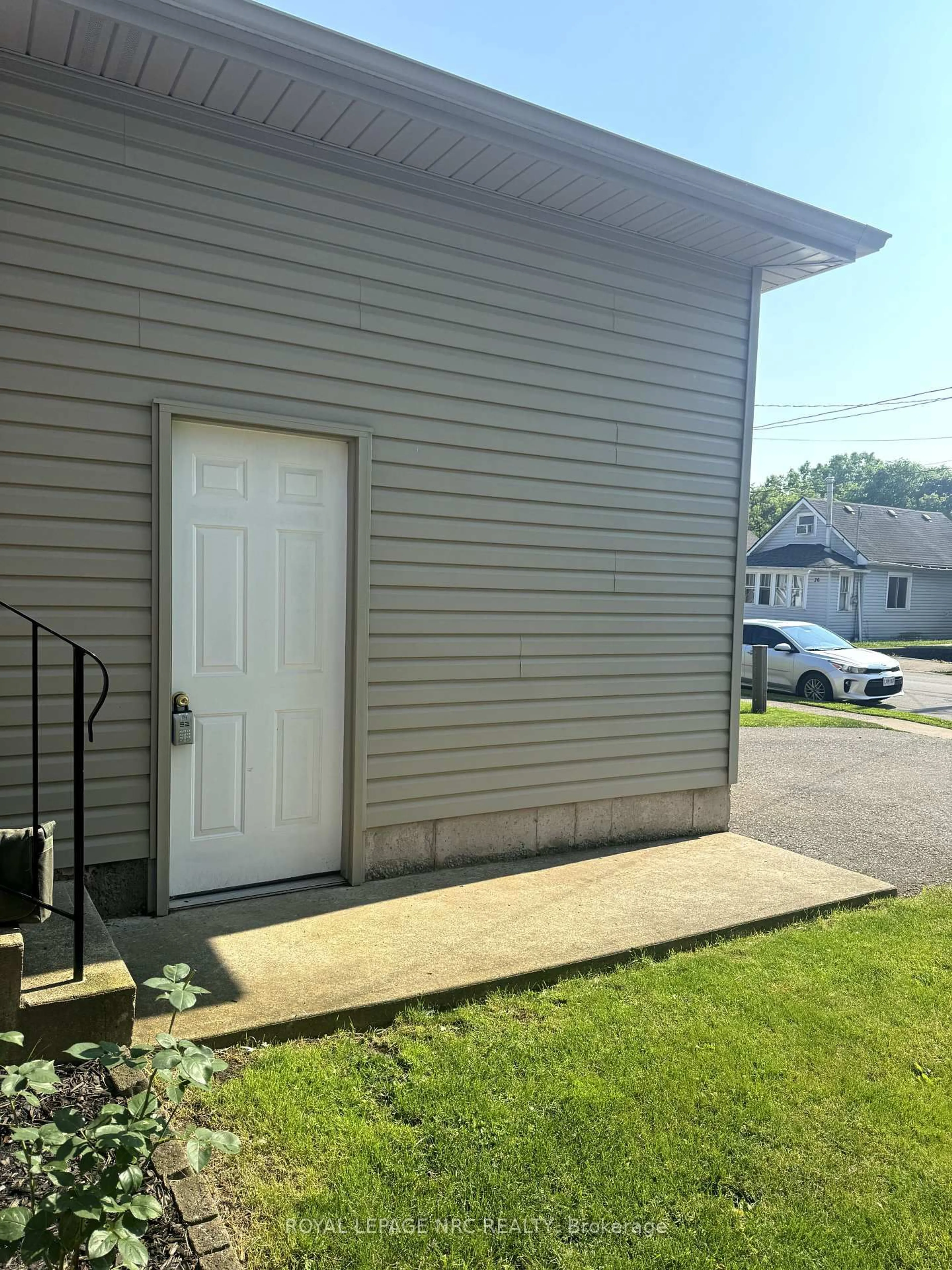 Unknown for 27 DEERE St, Welland Ontario L3B 2L7
