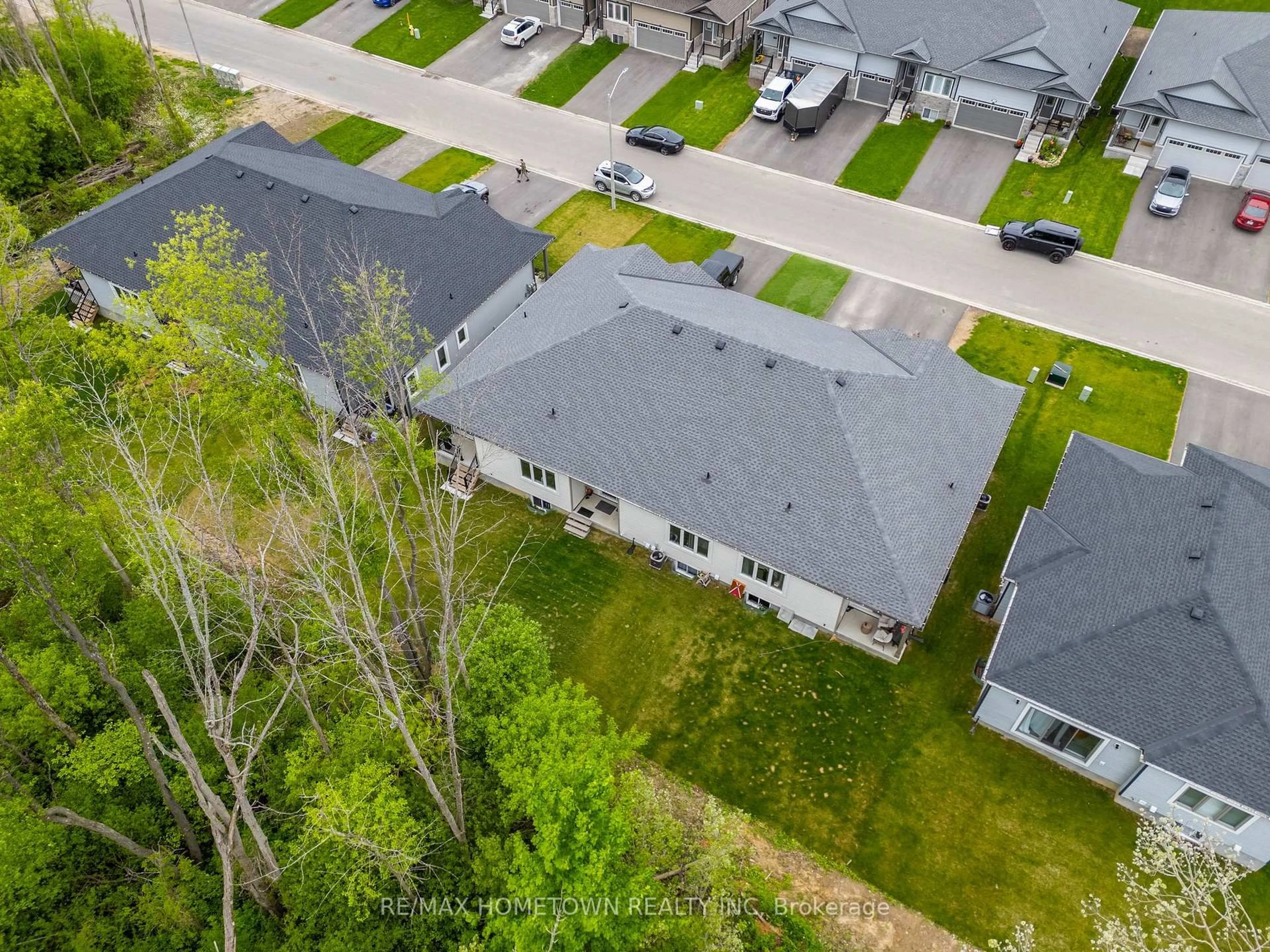 A pic from outside/outdoor area/front of a property/back of a property/a pic from drone, street for 171 Adley Dr, Brockville Ontario K6V 7J2