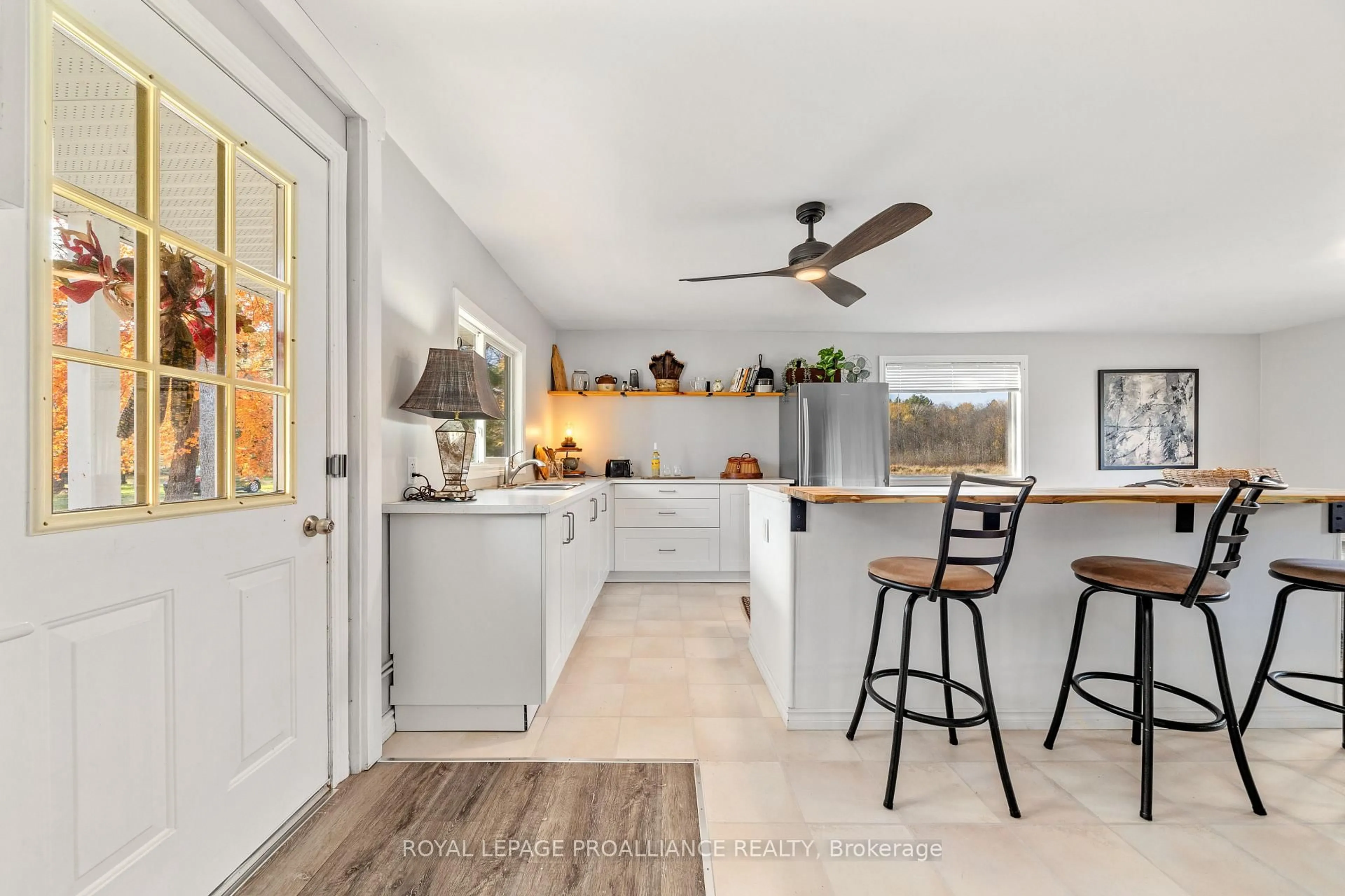 Open concept kitchen, ceramic/tile floor for 1019 Turner Way, Arden Ontario K0H 1B0
