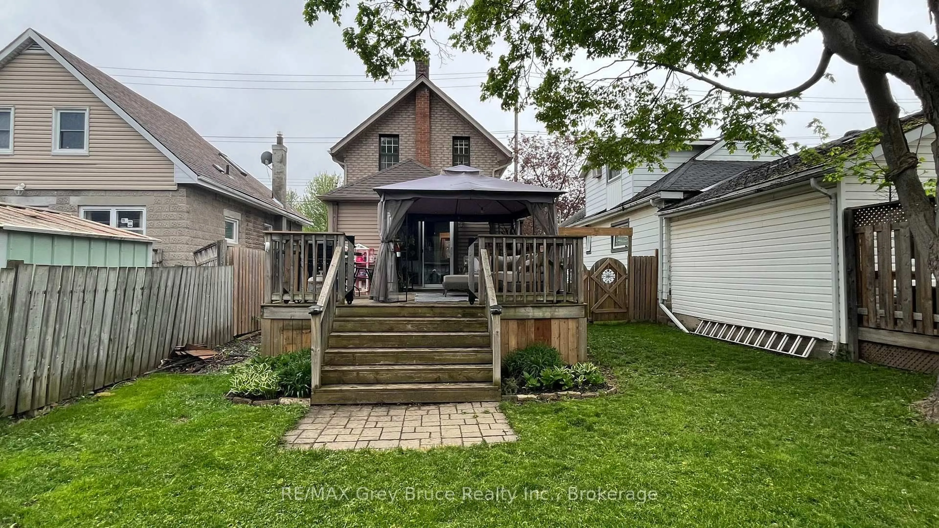 Unknown for 782 15th St, Owen Sound Ontario N4K 1X6