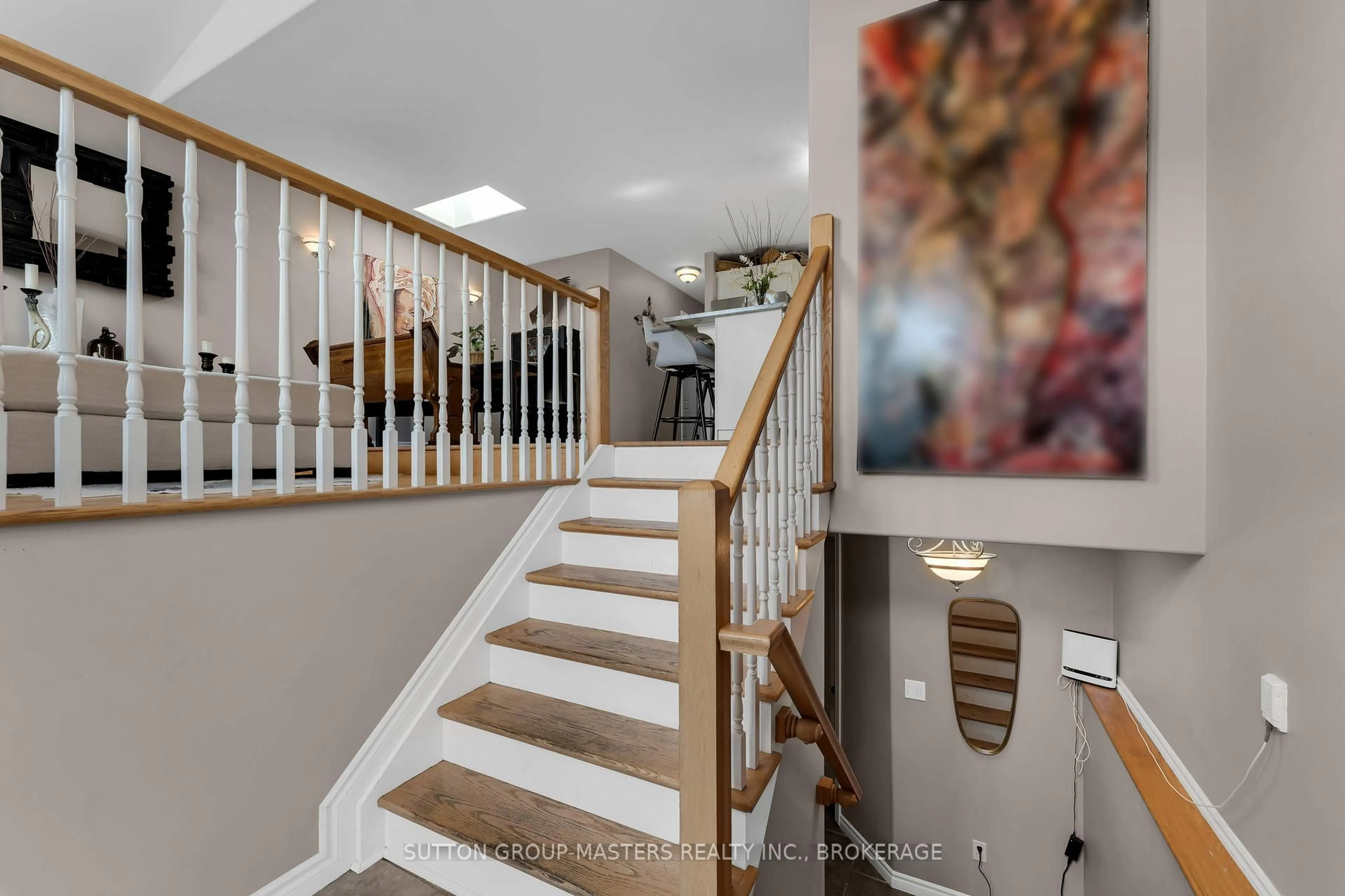 Stairs for 677 Tanner Dr, Kingston Ontario K7M 8Y2