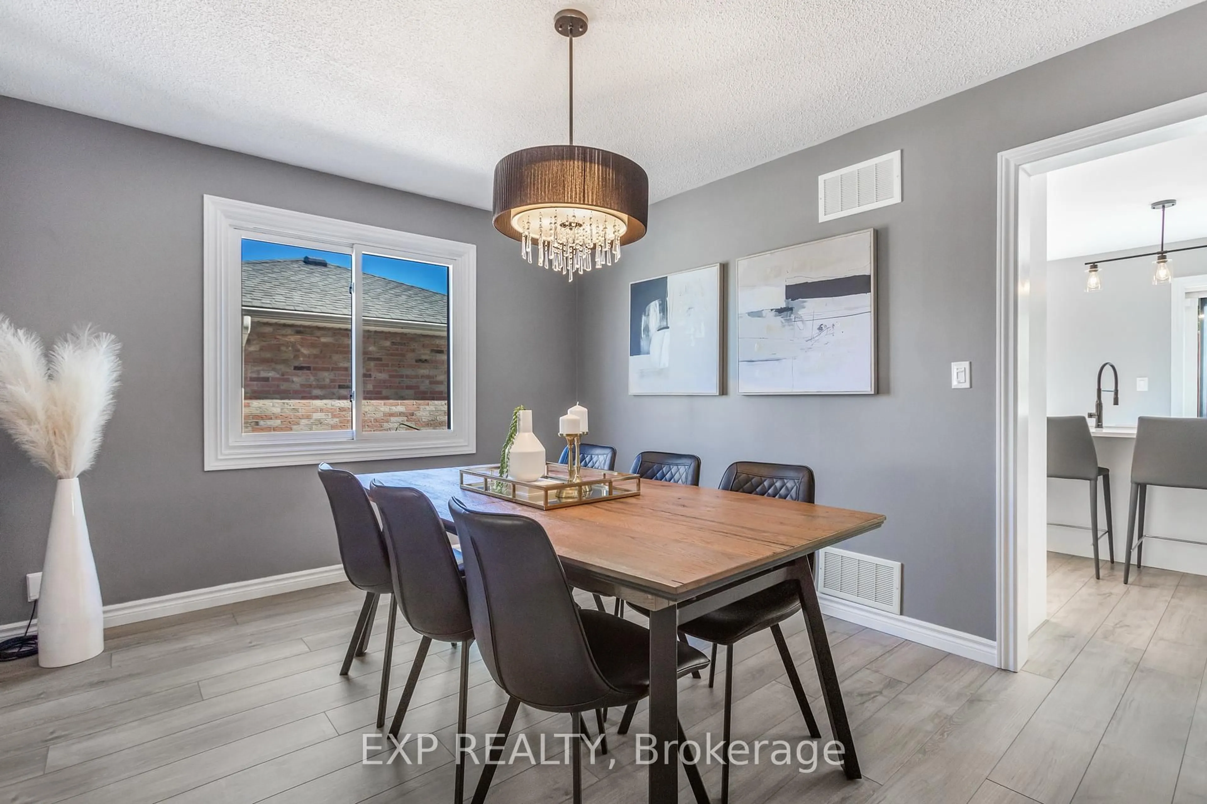 Dining room, unknown for 30 Guernsey Dr, Hamilton Ontario L8E 4R1