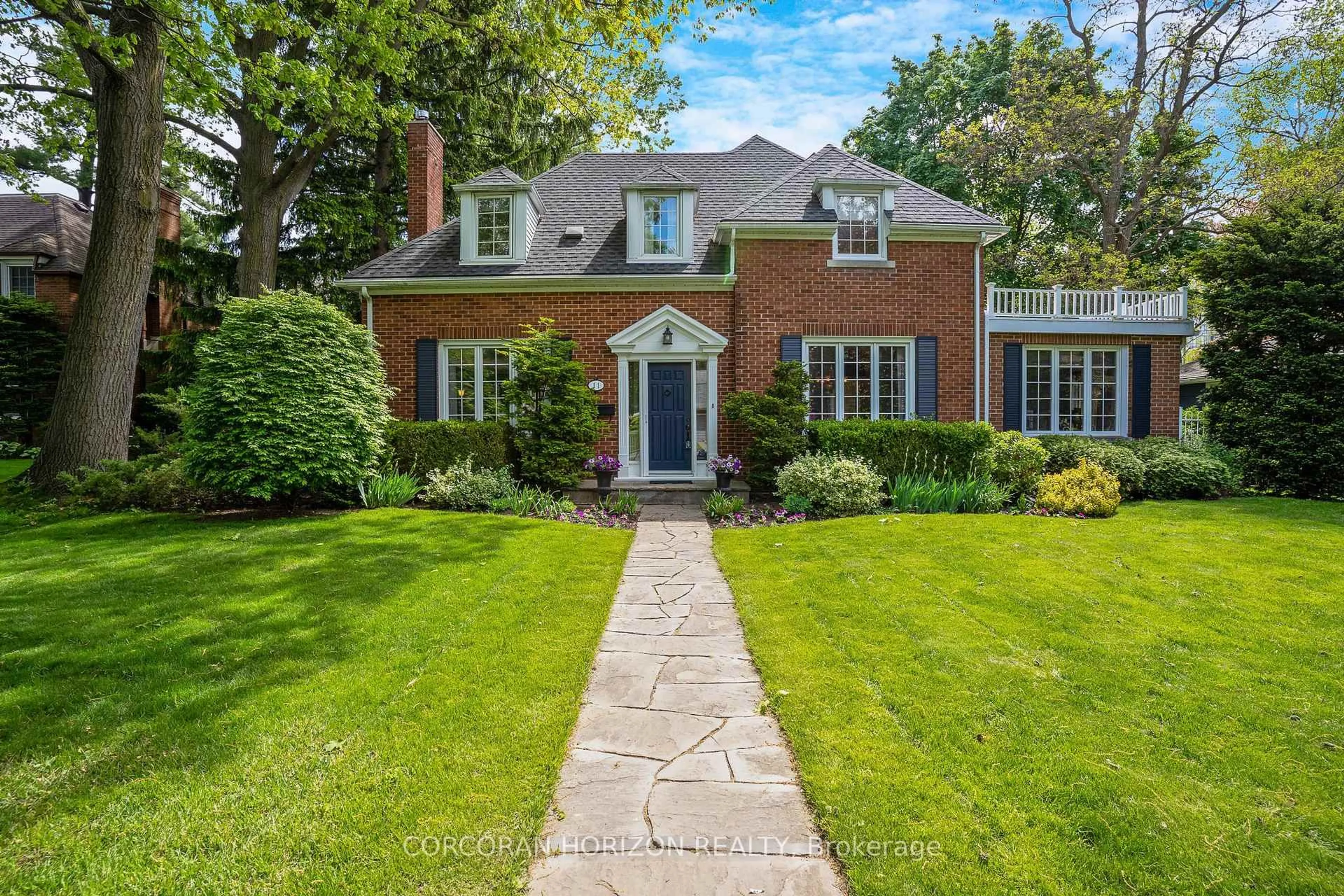 Home with brick exterior material, street for 11 Lansdowne Rd, Cambridge Ontario N1S 2T2