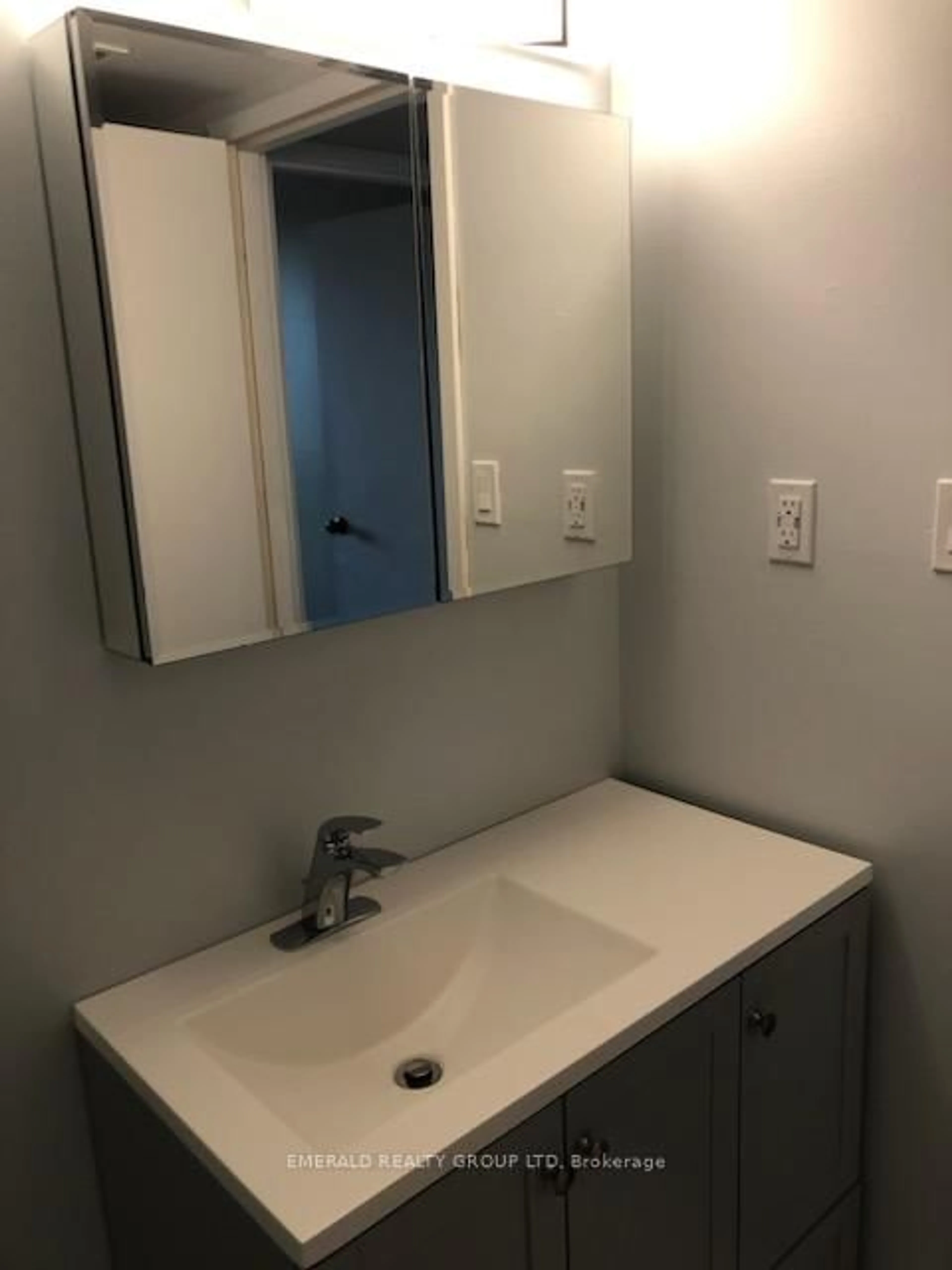 Standard bathroom, unknown for 365 Geneva St #609, St. Catharines Ontario L2N 5S7